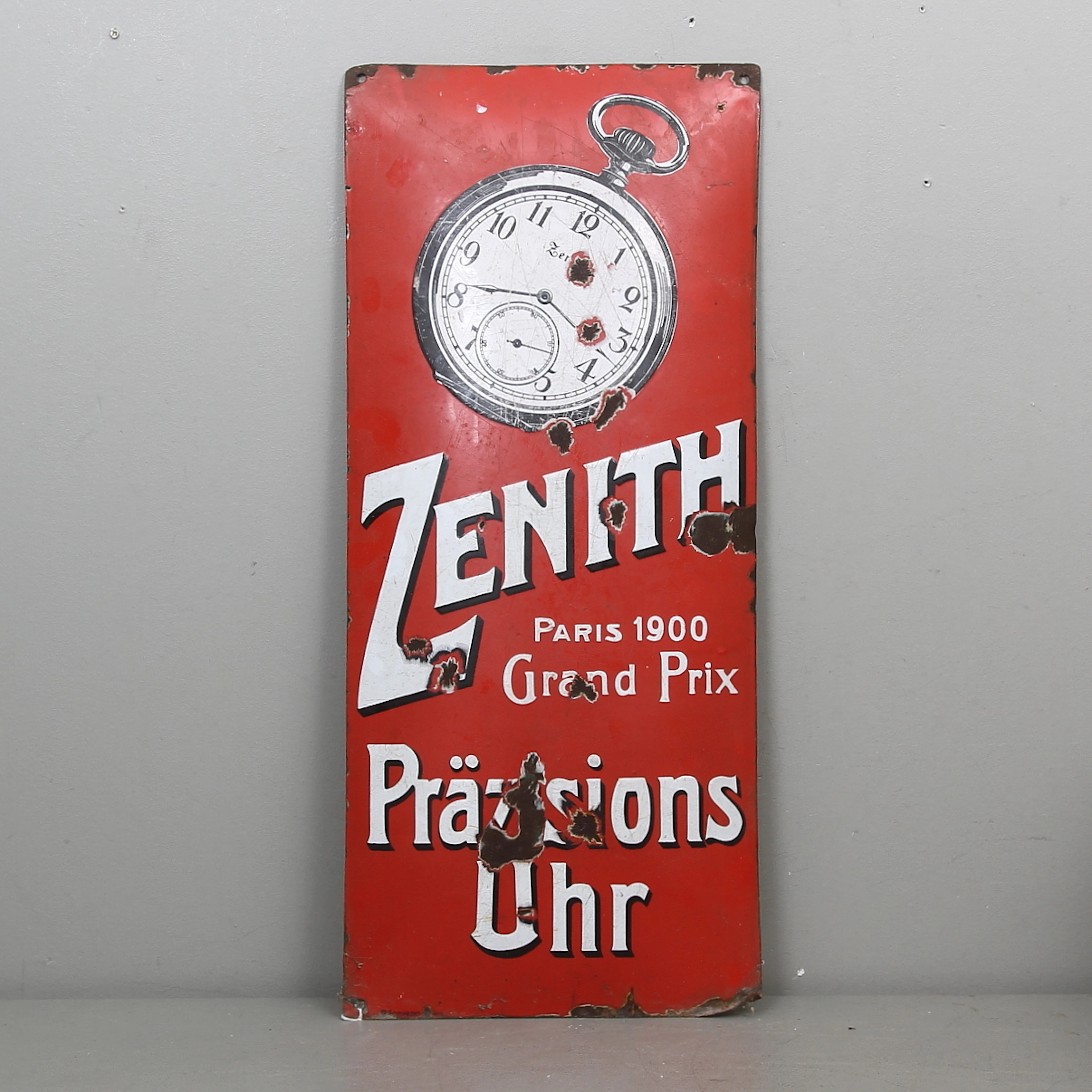 EMALJSKYLT, "Zenith Paris 1900 Grand Prix Präzsions Uhr", 1900-talets första hälft.