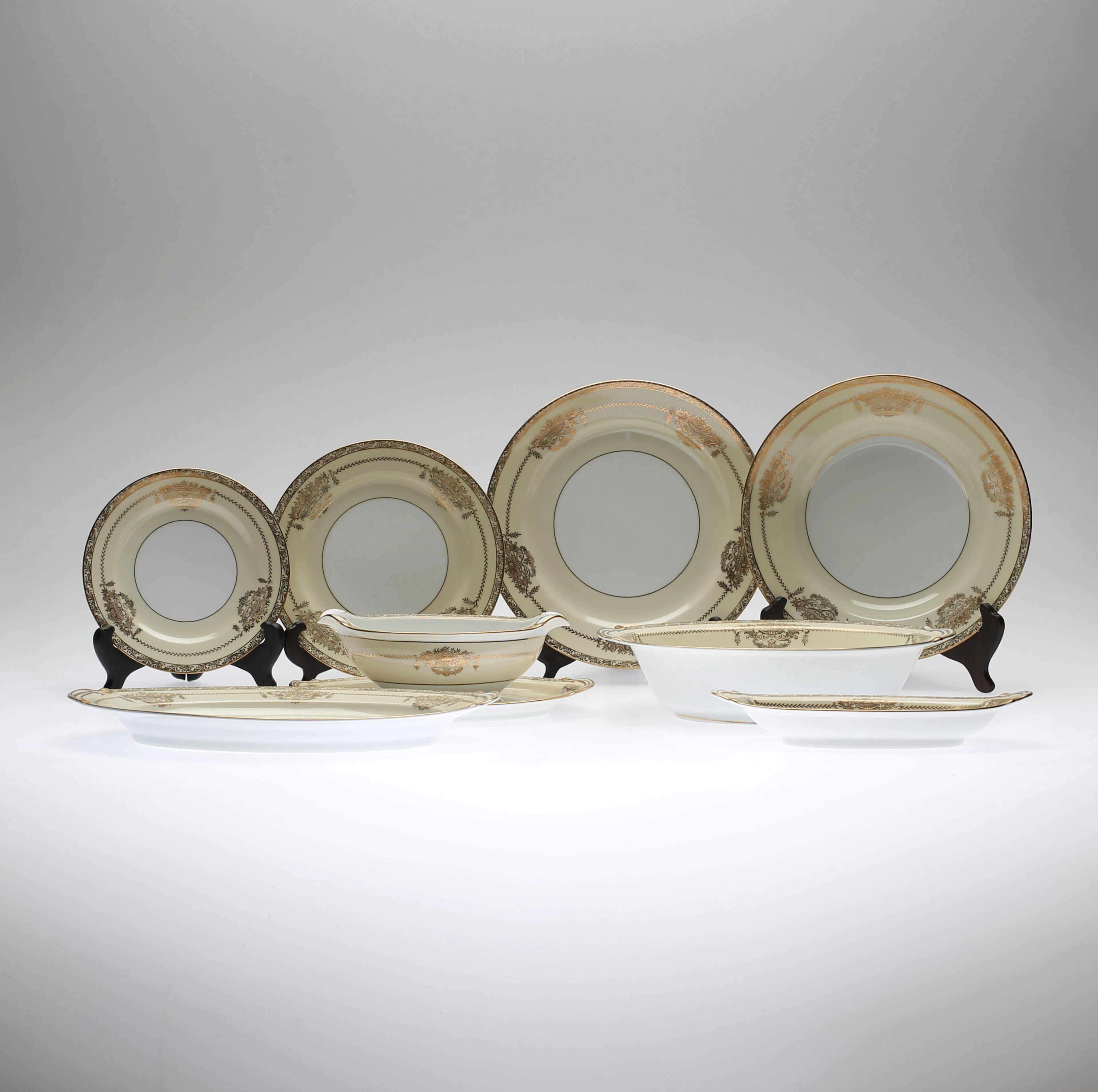 MATSERVIS, 51 delar, porslin, "Penelope", Noritake, Japan.
