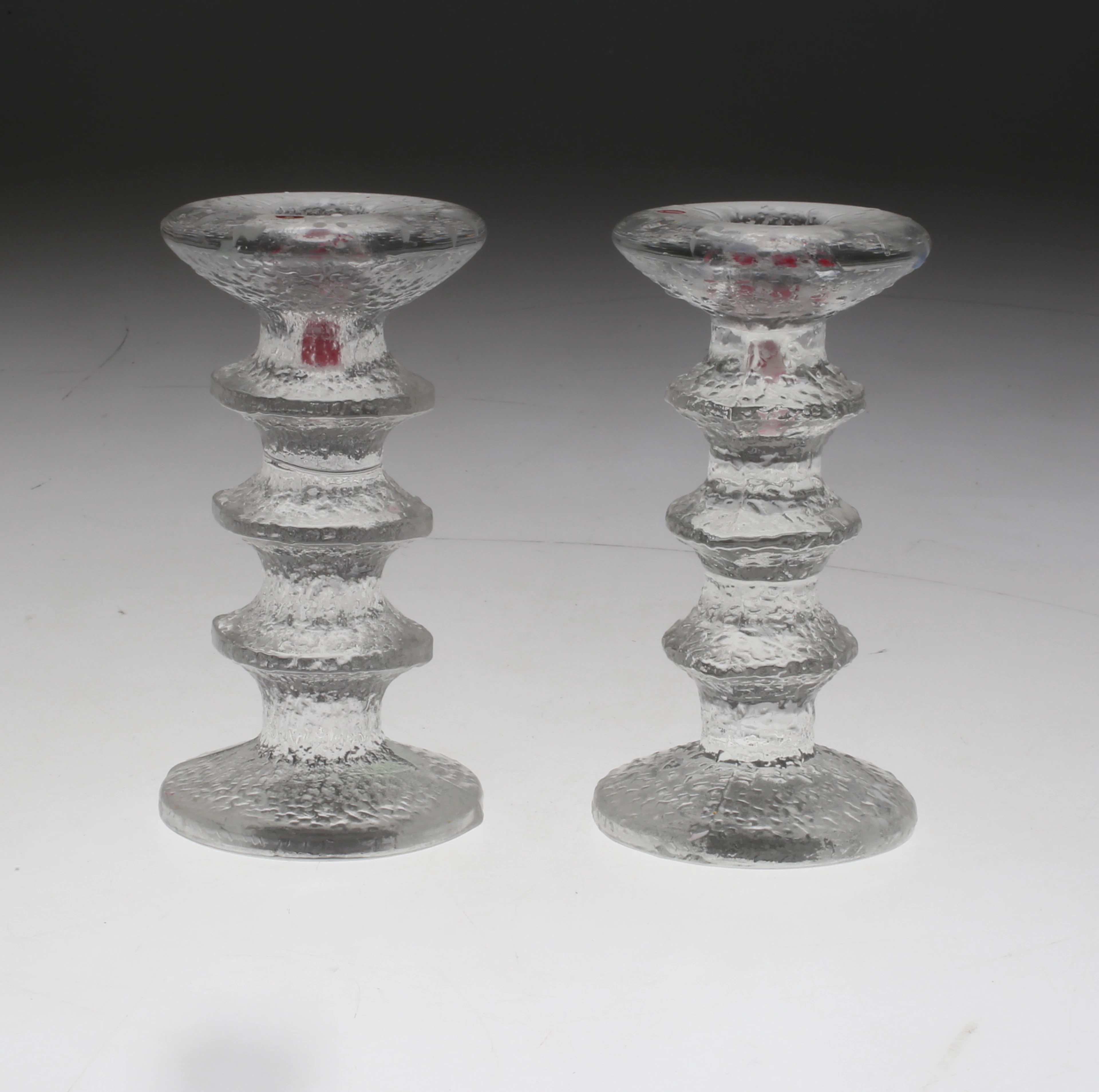 LJUSSTAKAR, ett par, glas, "Festivo", Timo Sarpeneva, Iittala, Finland.