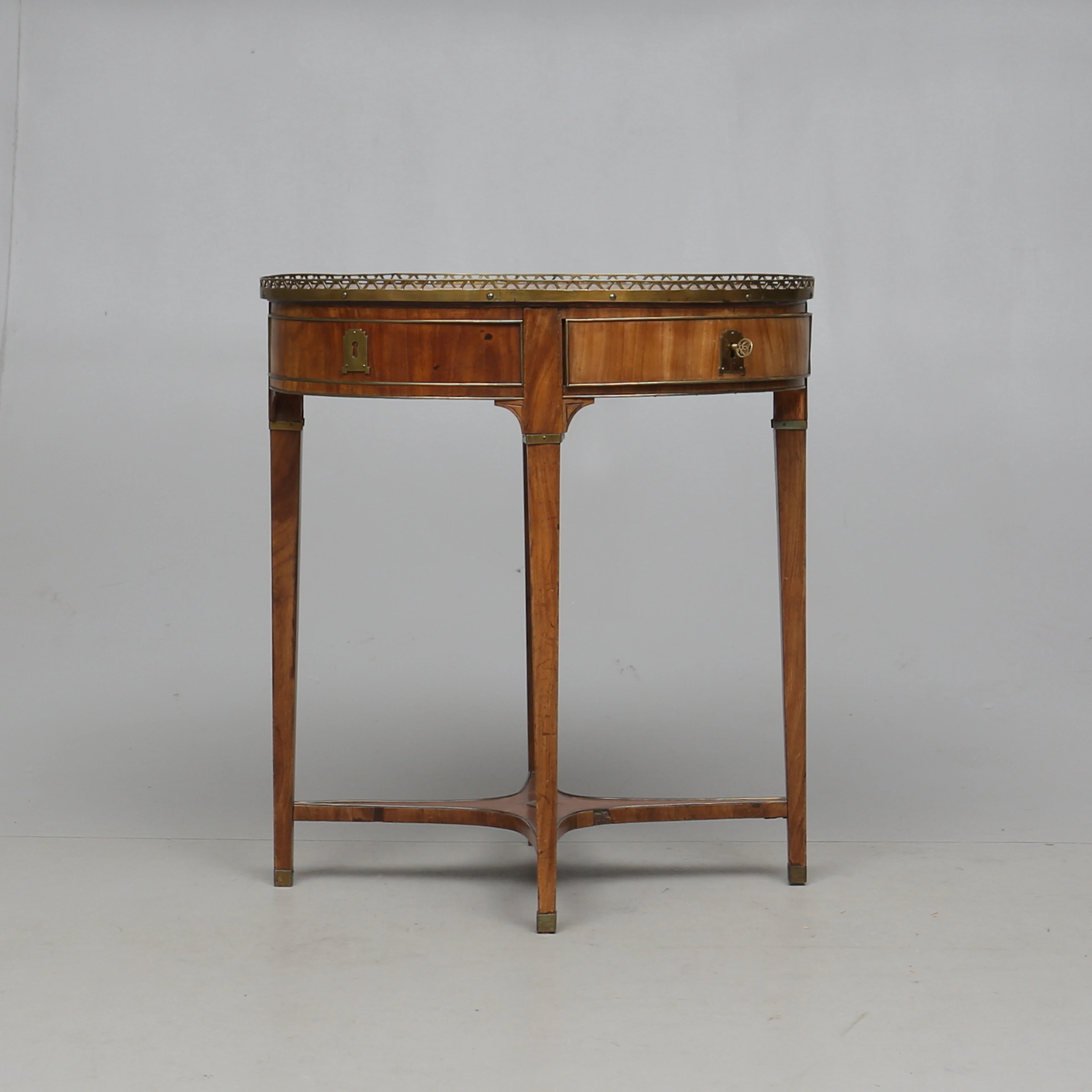 BORD, sengustavianskt stockholmsarbete, signerad av Lars Almgren, verksam 1771-1795.