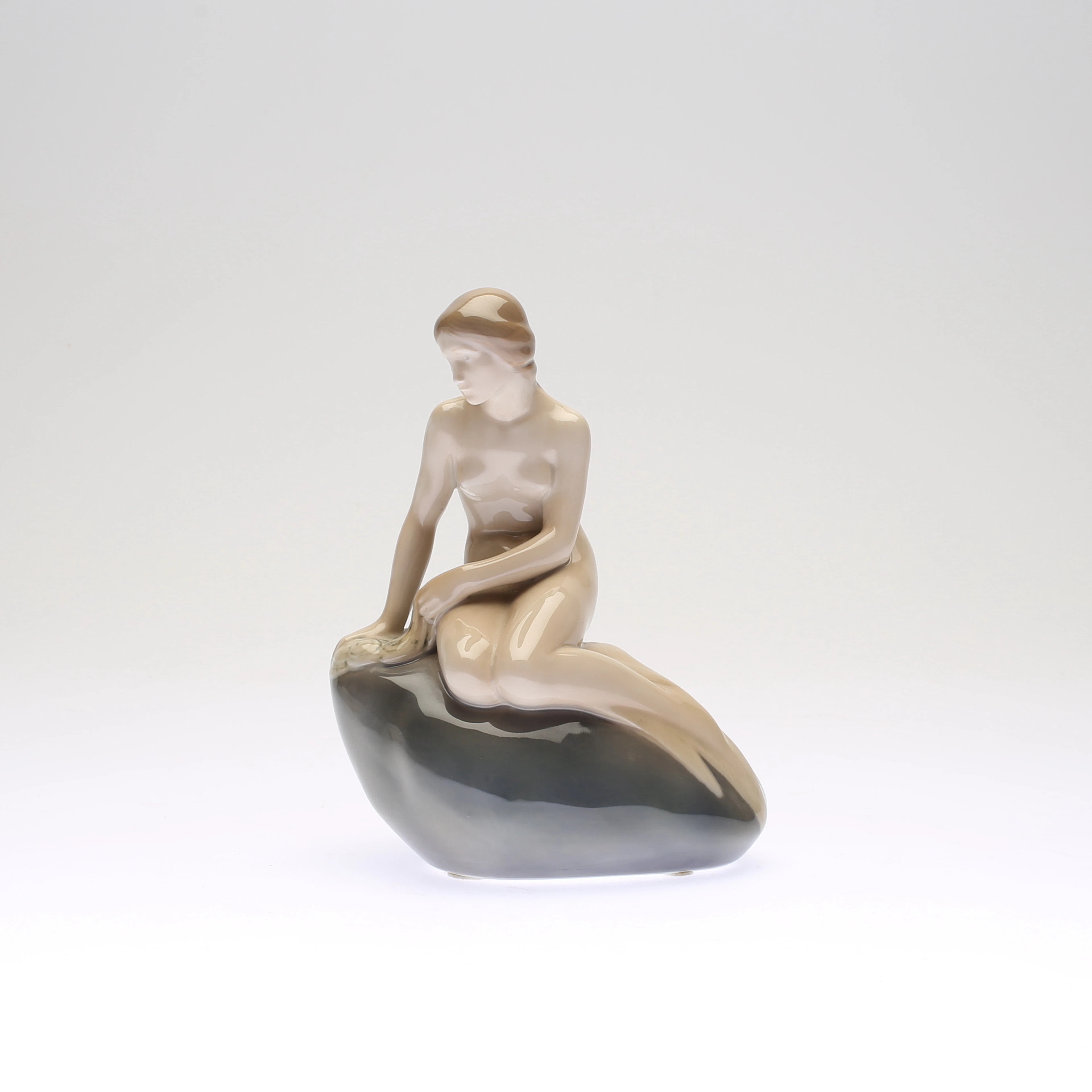 FIGURIN, porslin, Edvard Eriksen, Royal Copenhagen, Danmark.
