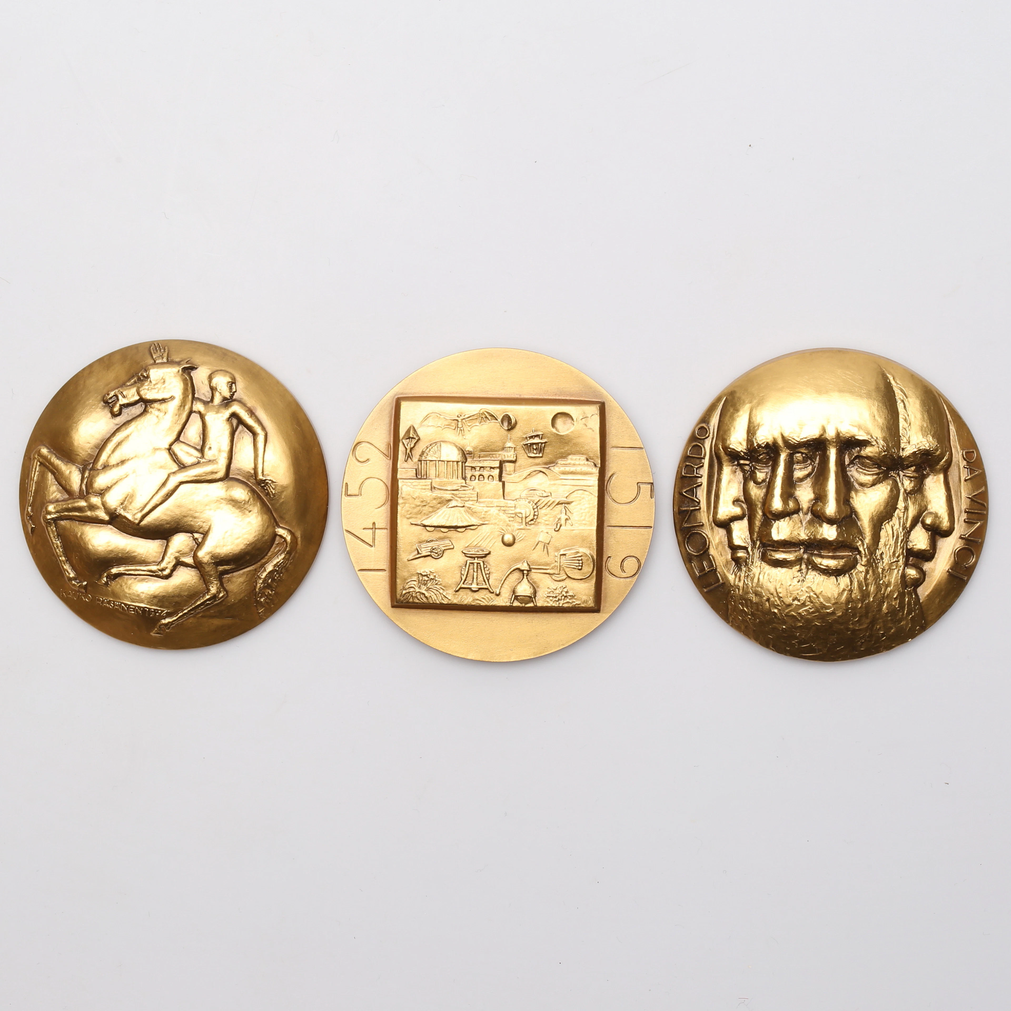 MEDALJ, 3 delar, 18k guld, Kauko Kalervo Räsänen, Leonardo da Vinci, Vikt ca 594 gram.