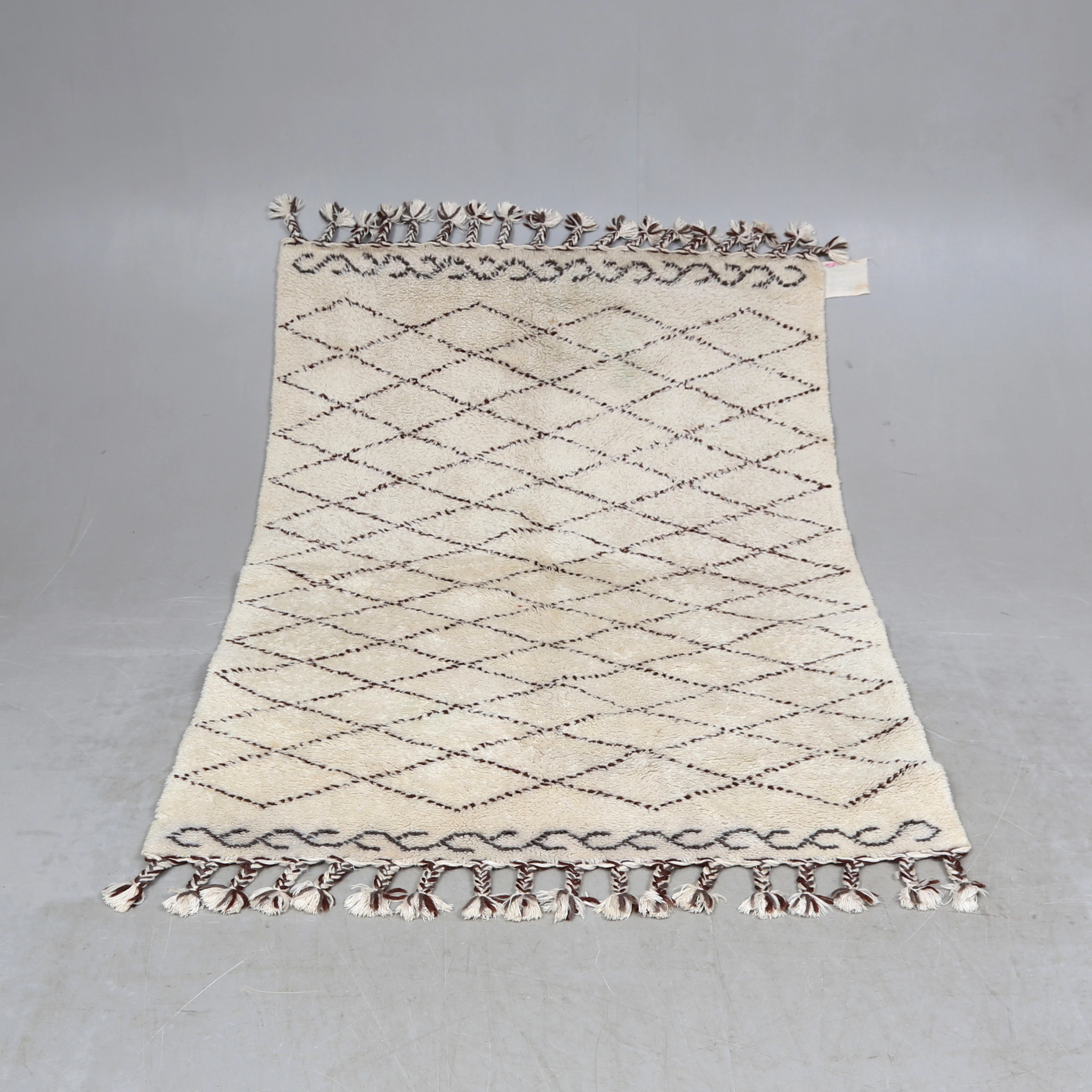 MATTA, Berber. ca. 200x143 cm.