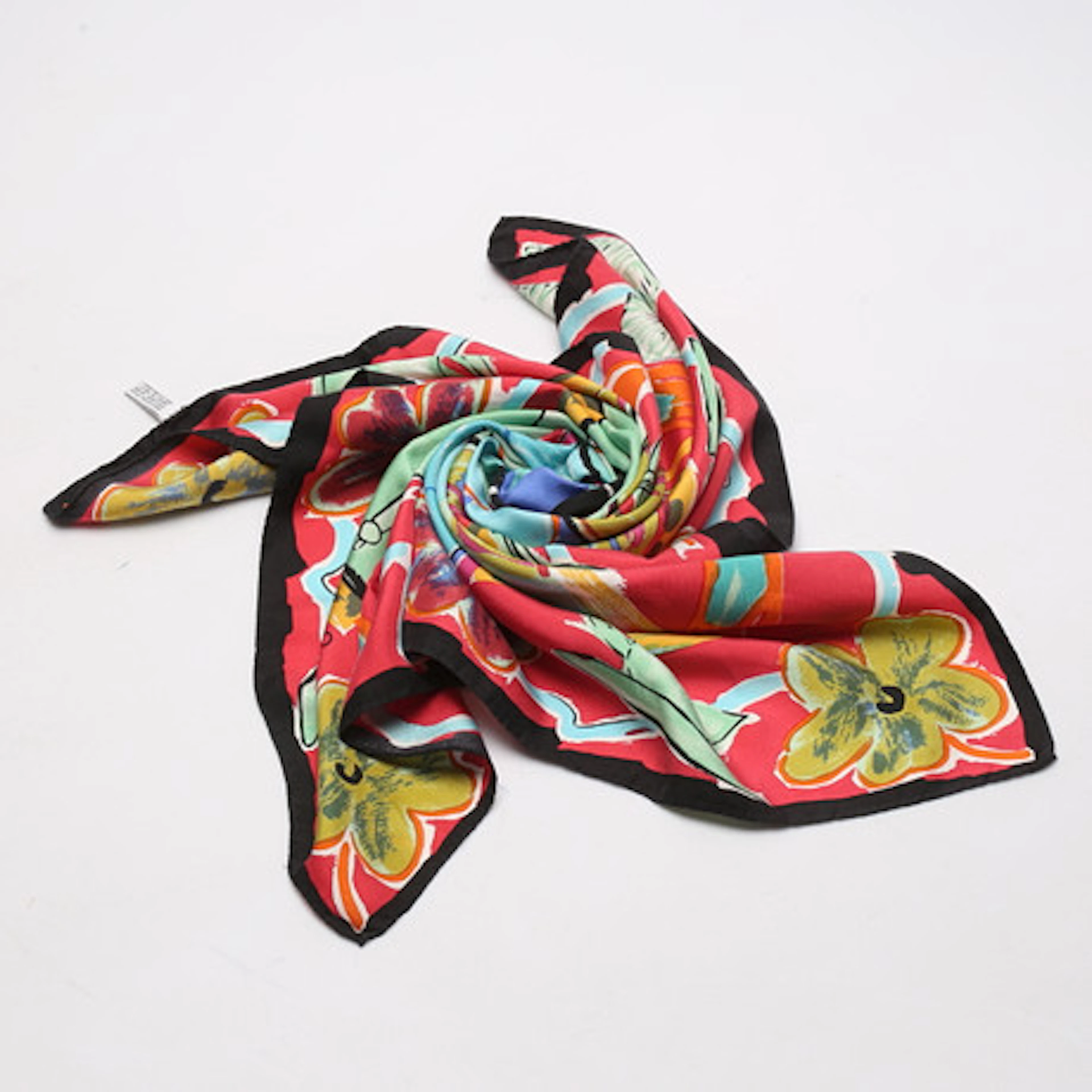 SCARF, siden, Emanuel Ungaro.