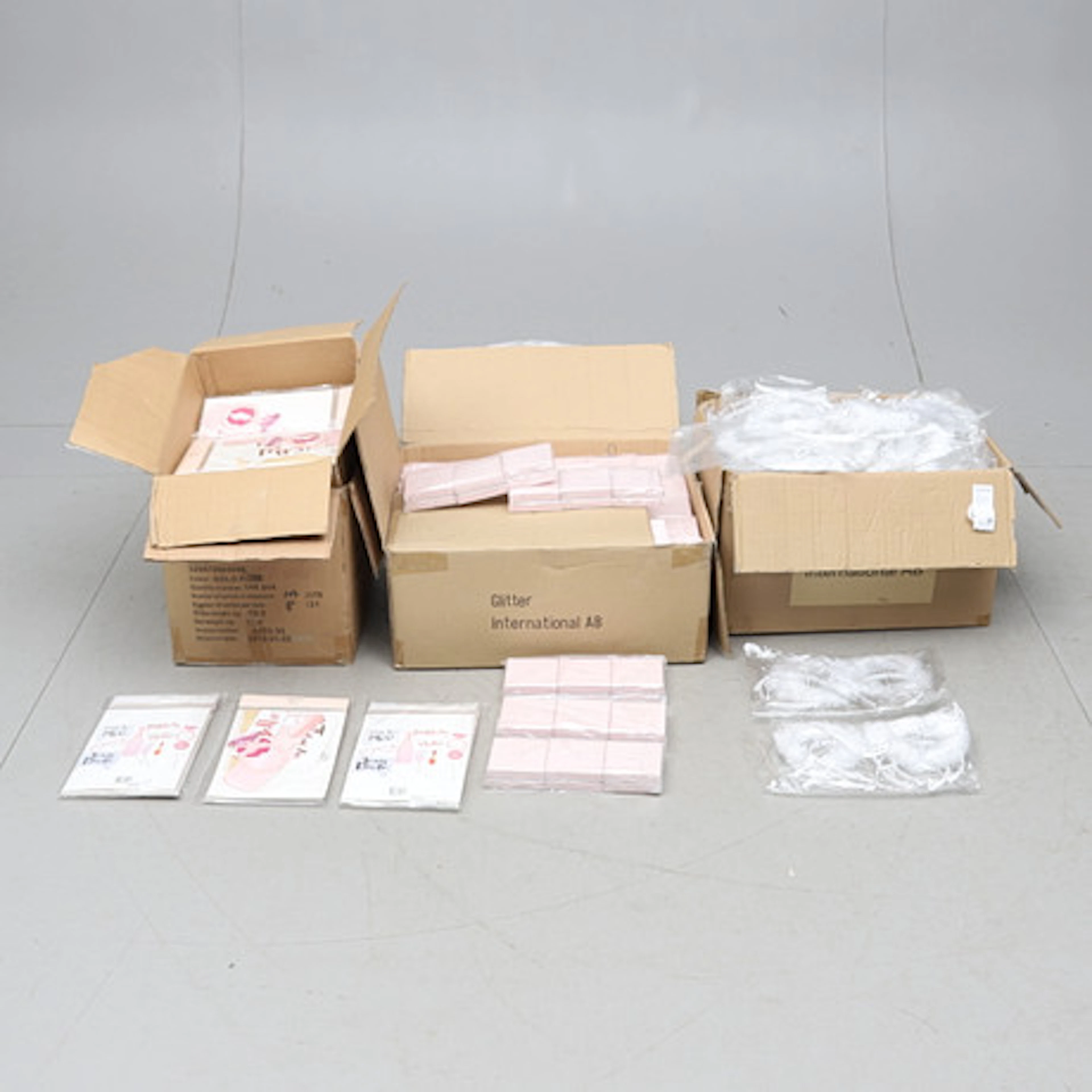 PARTI PRESENTARTIKLAR, b.la. diadem.