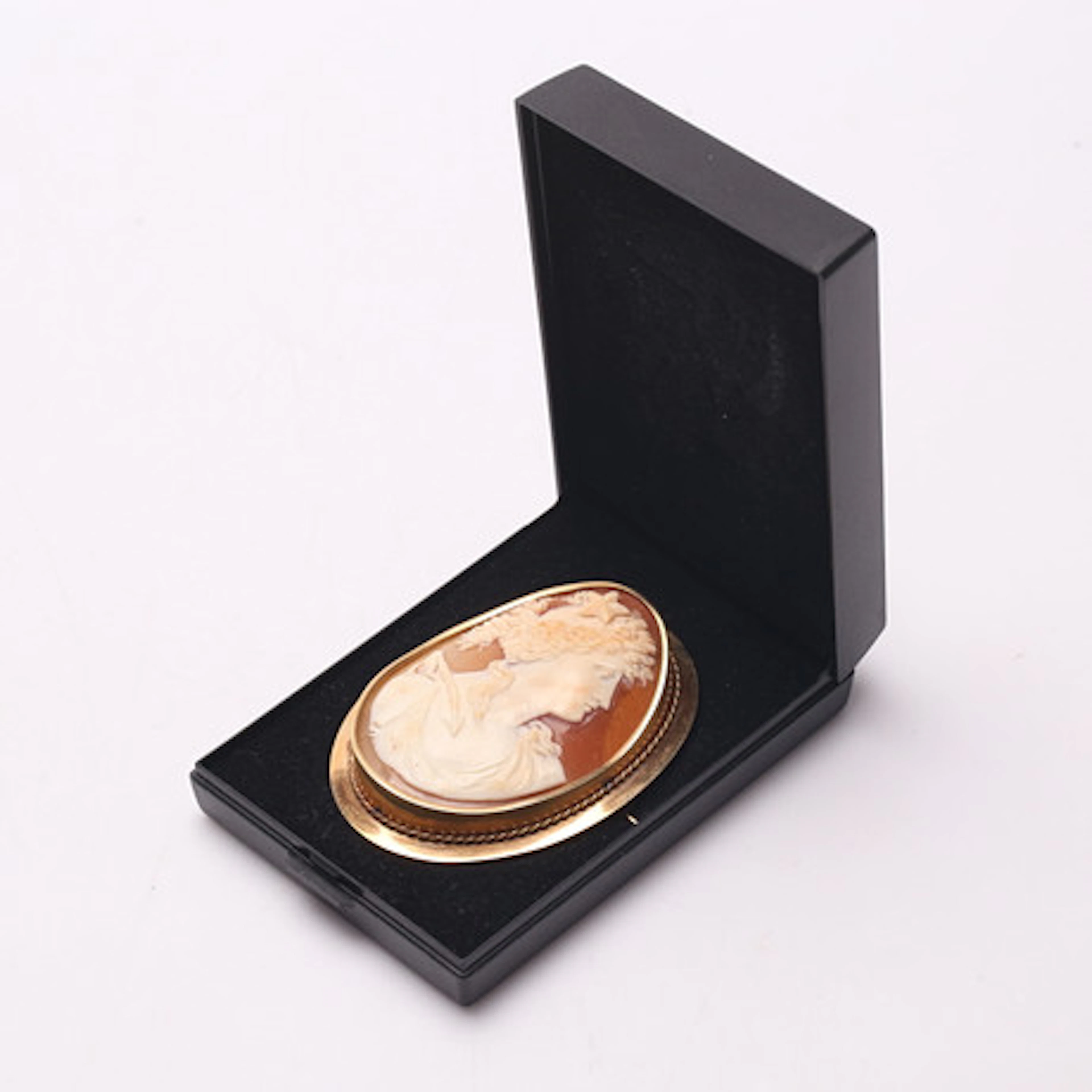 BROSCH med CAME, guld, 18k, OE Efter. Borå…