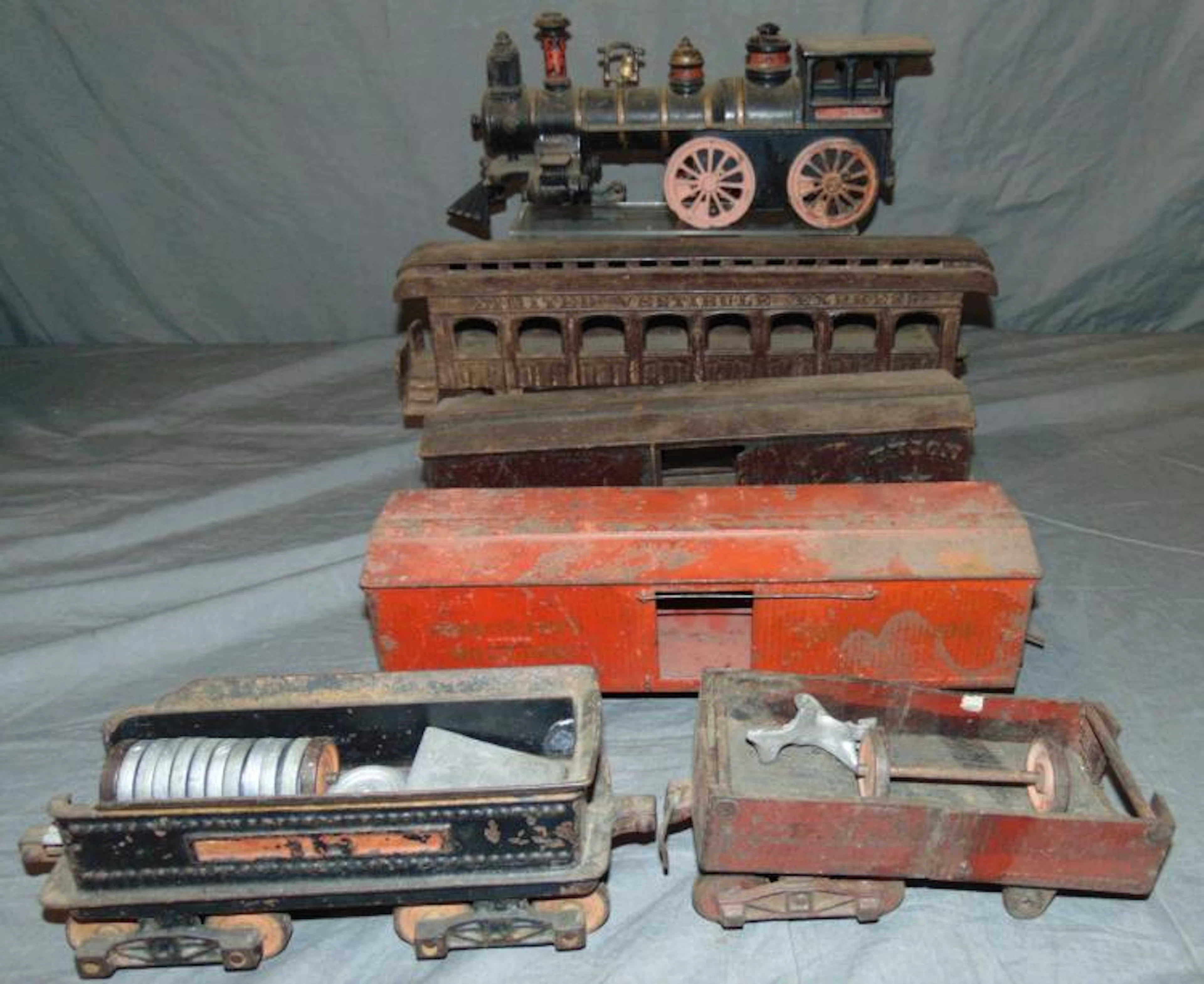 Large Size Ives Cast Iron Train Set, TLC