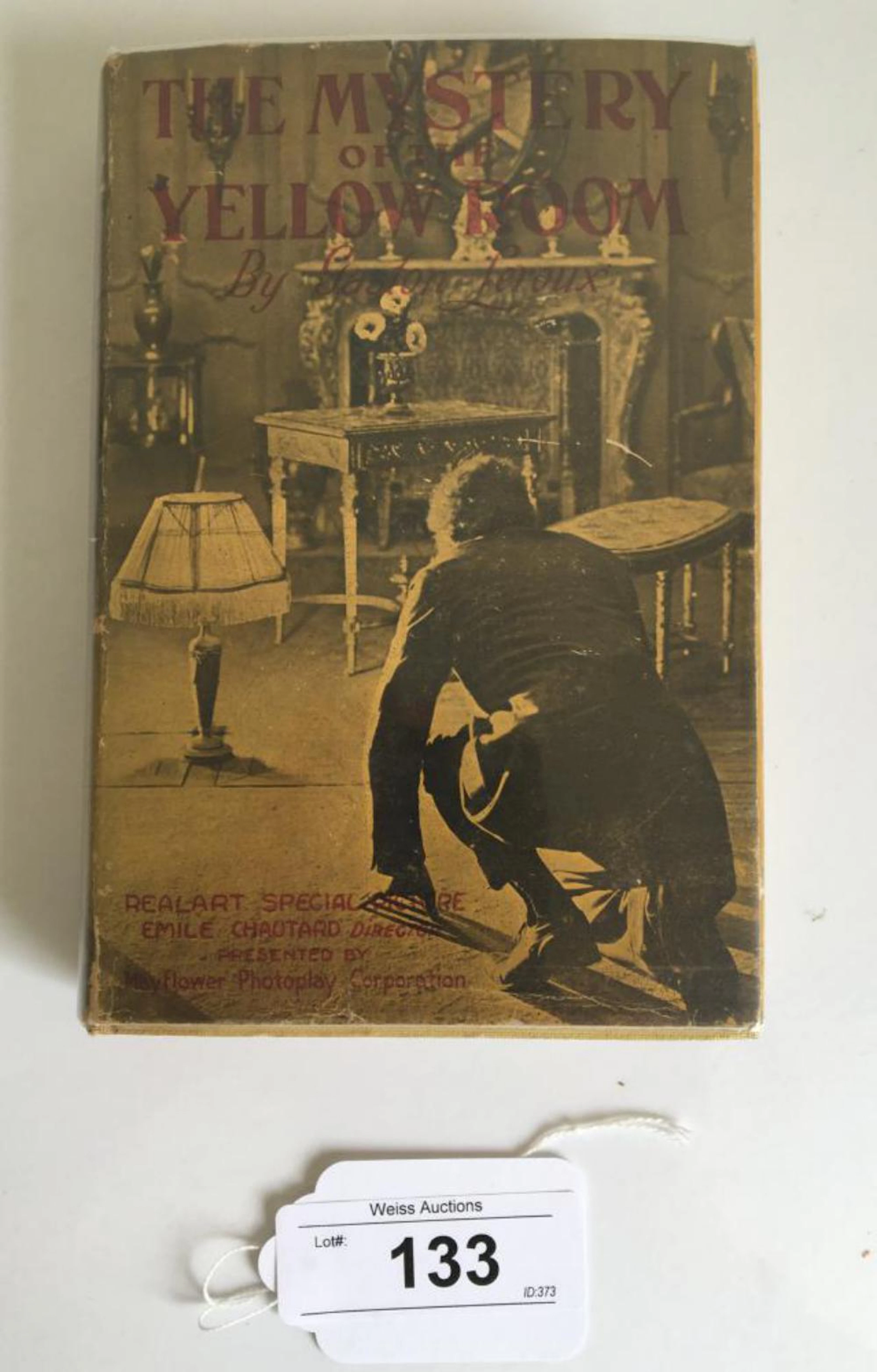 Gaston Leroux. The Mystery of the Yellow Room.