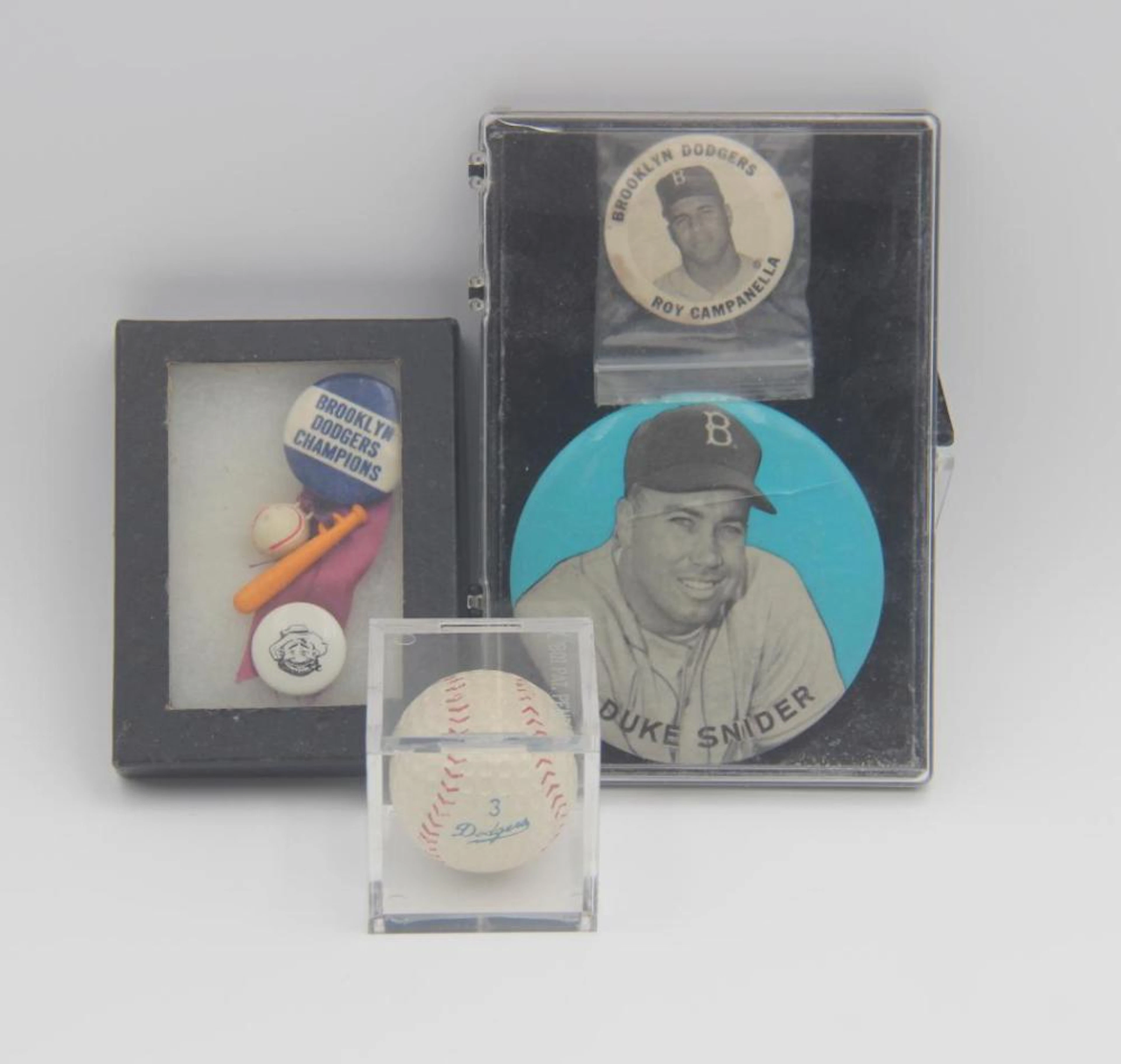 Lot of Two Brooklyn Dodgers Pinbacks & Golf Ball