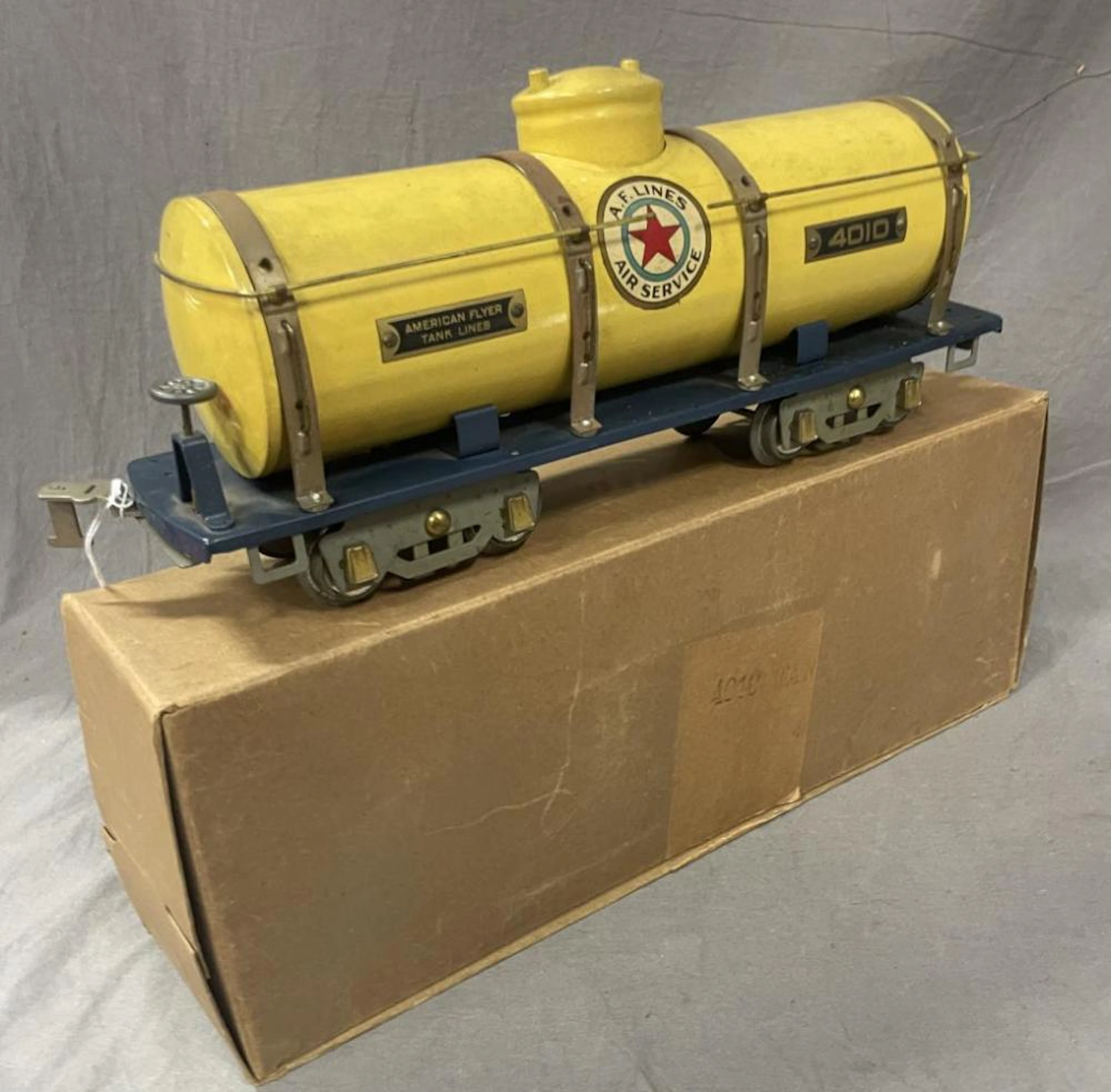 Boxed American Flyer 4010 City Service Tank