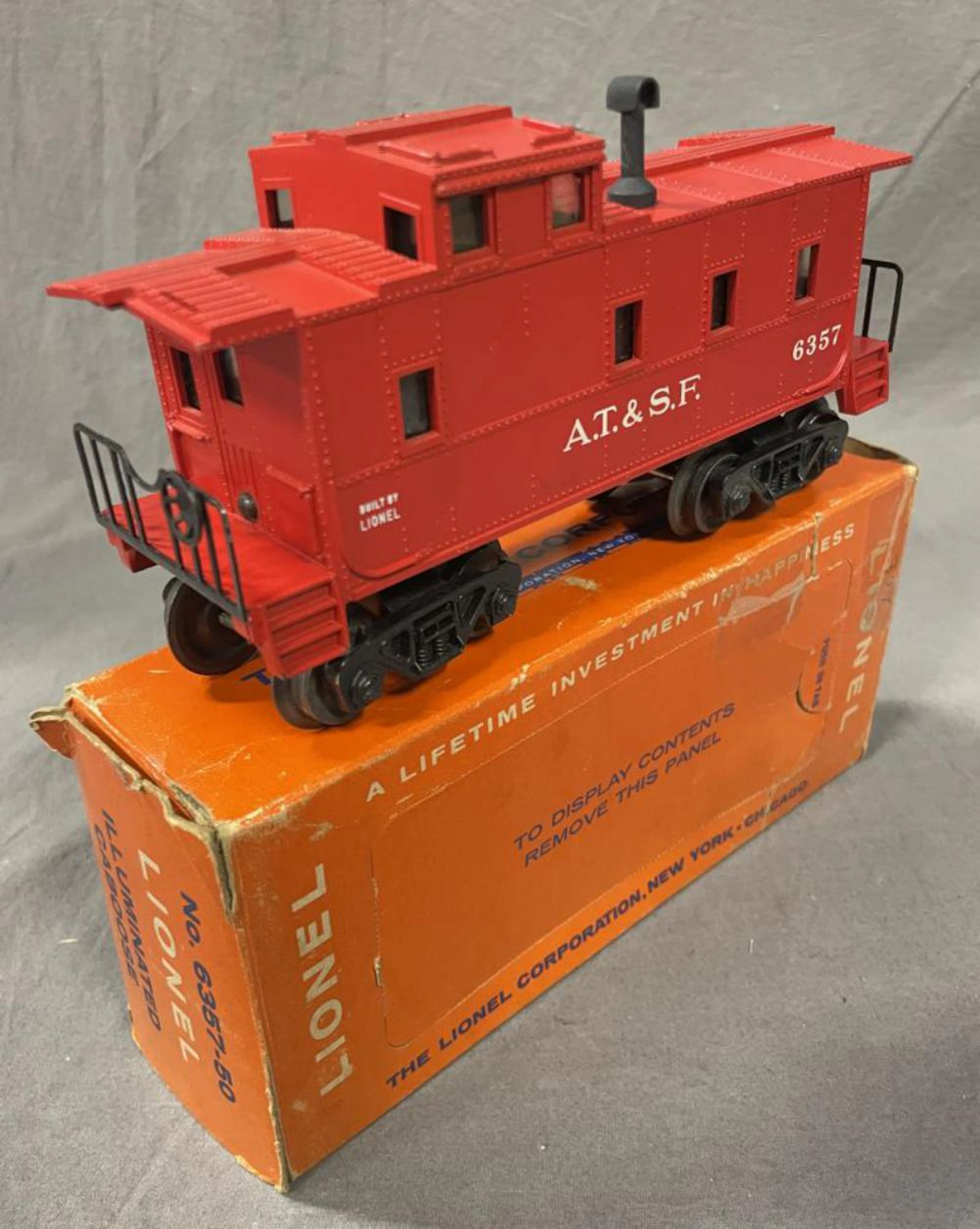 RARE Lionel 6357-50 Father & Son Caboose, OB