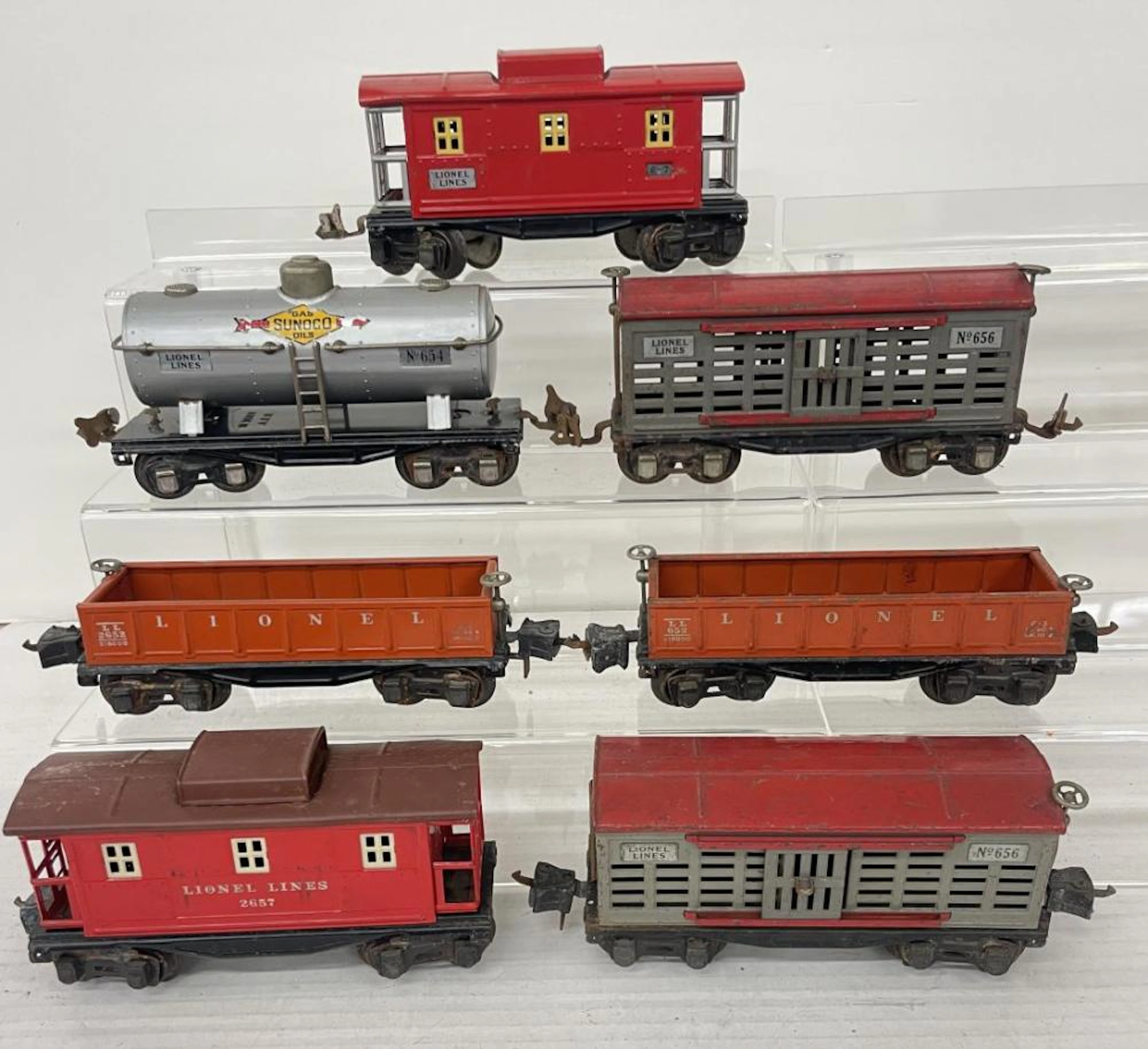 7 Lionel Freight Cars