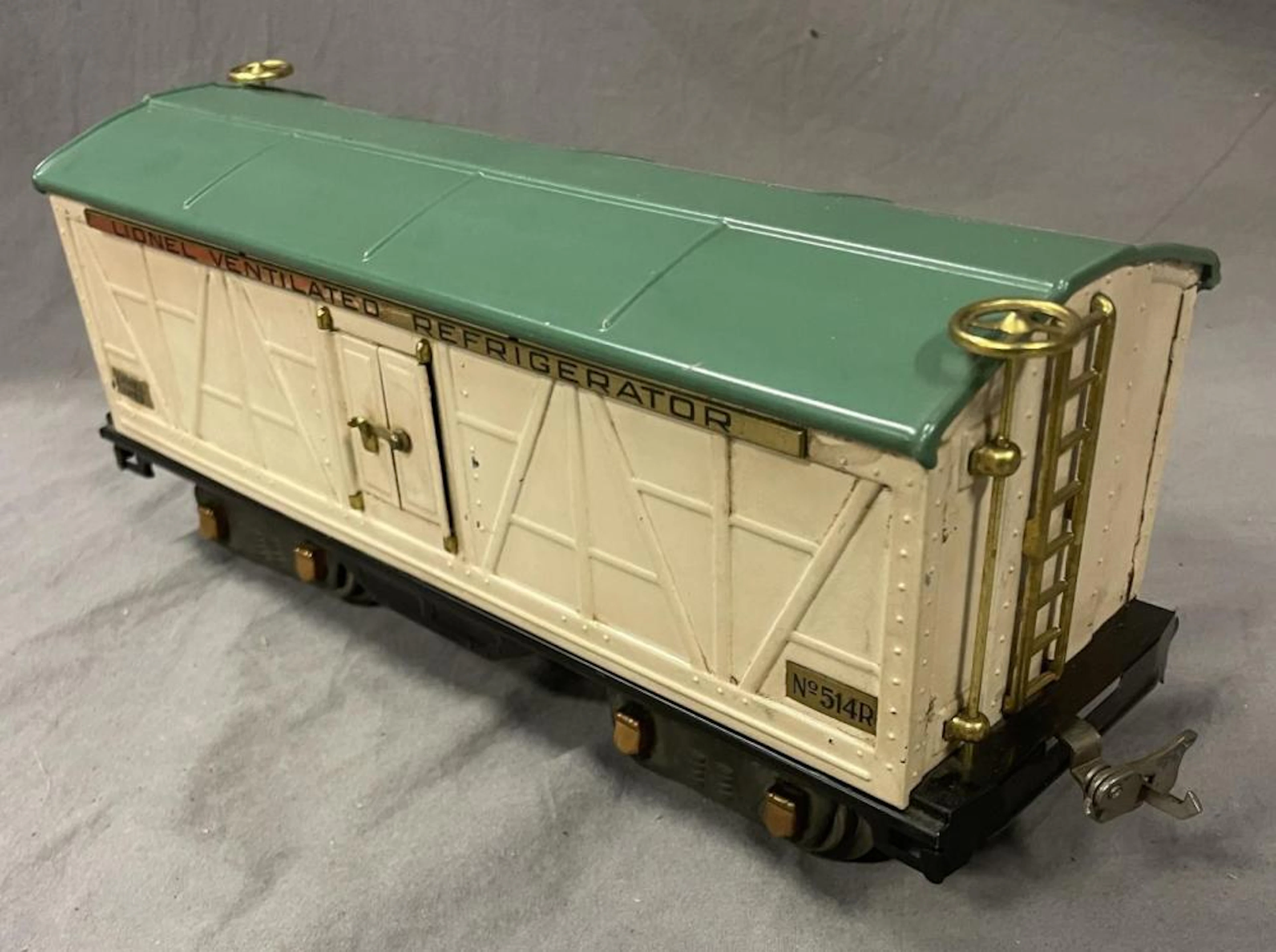 Clean Lionel 514R Reefer