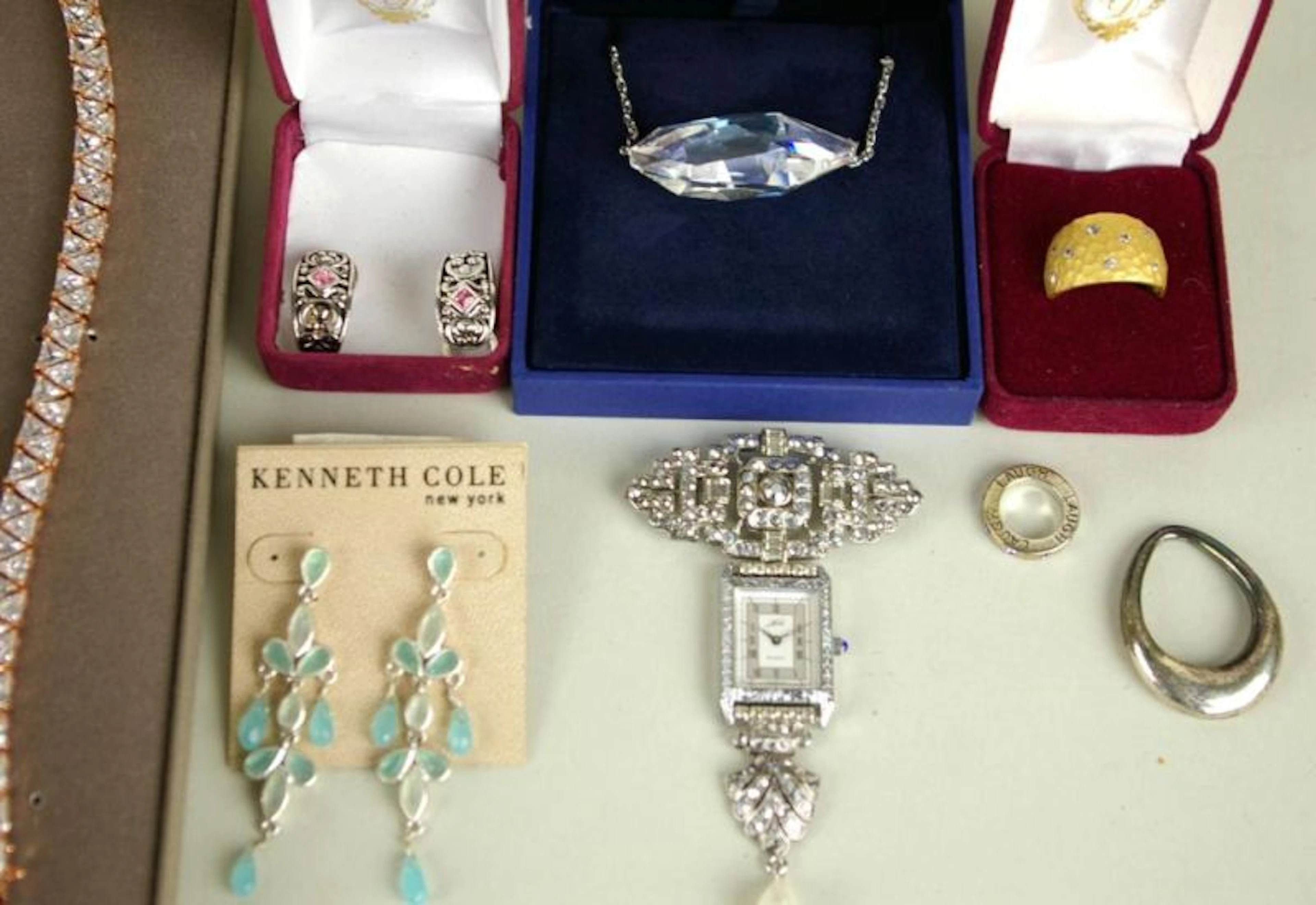 15 PIECE COSTUME JEWELRY GROUP