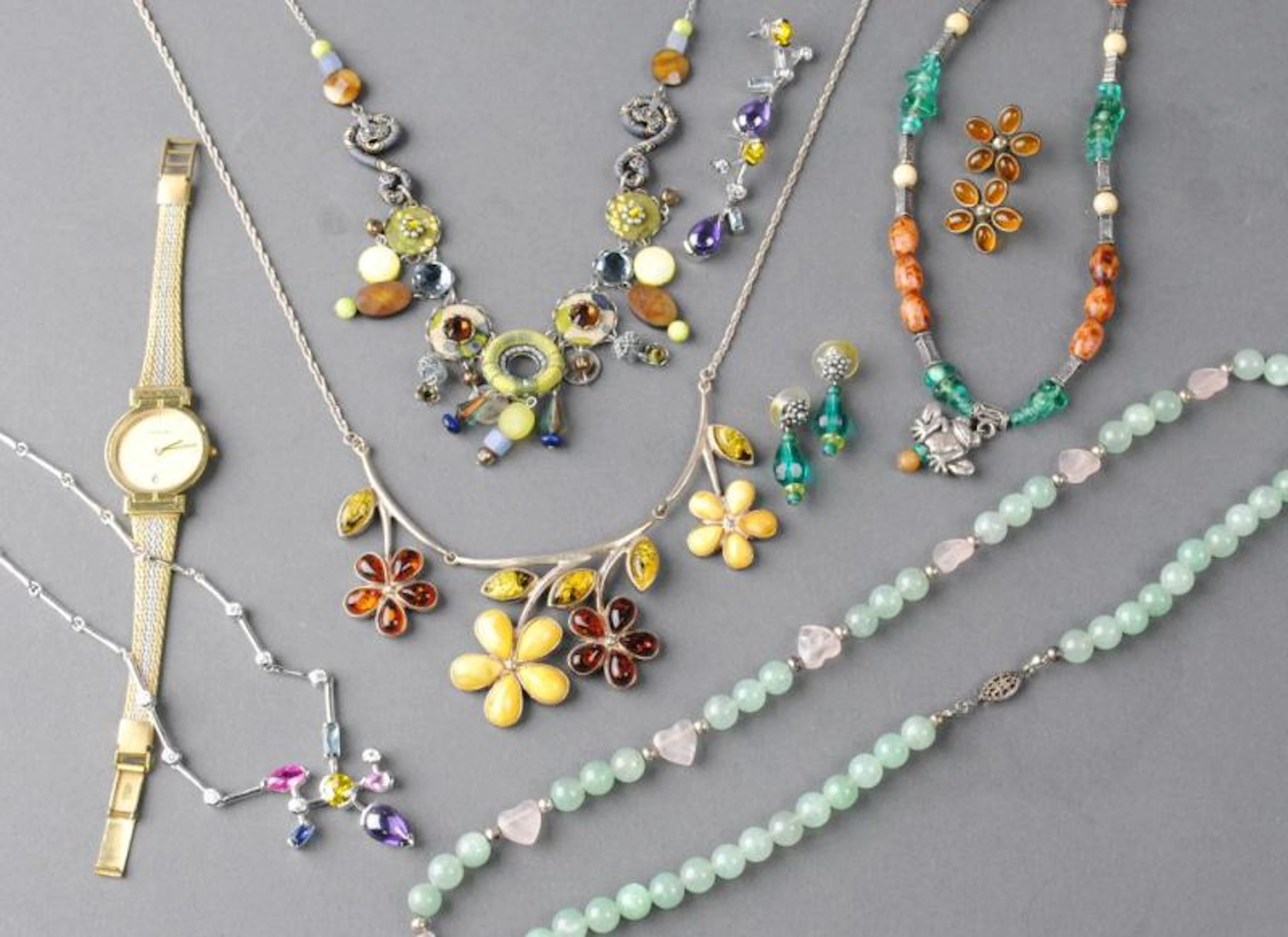 PIECE COSTUME & STERLING JEWELRY GROUP