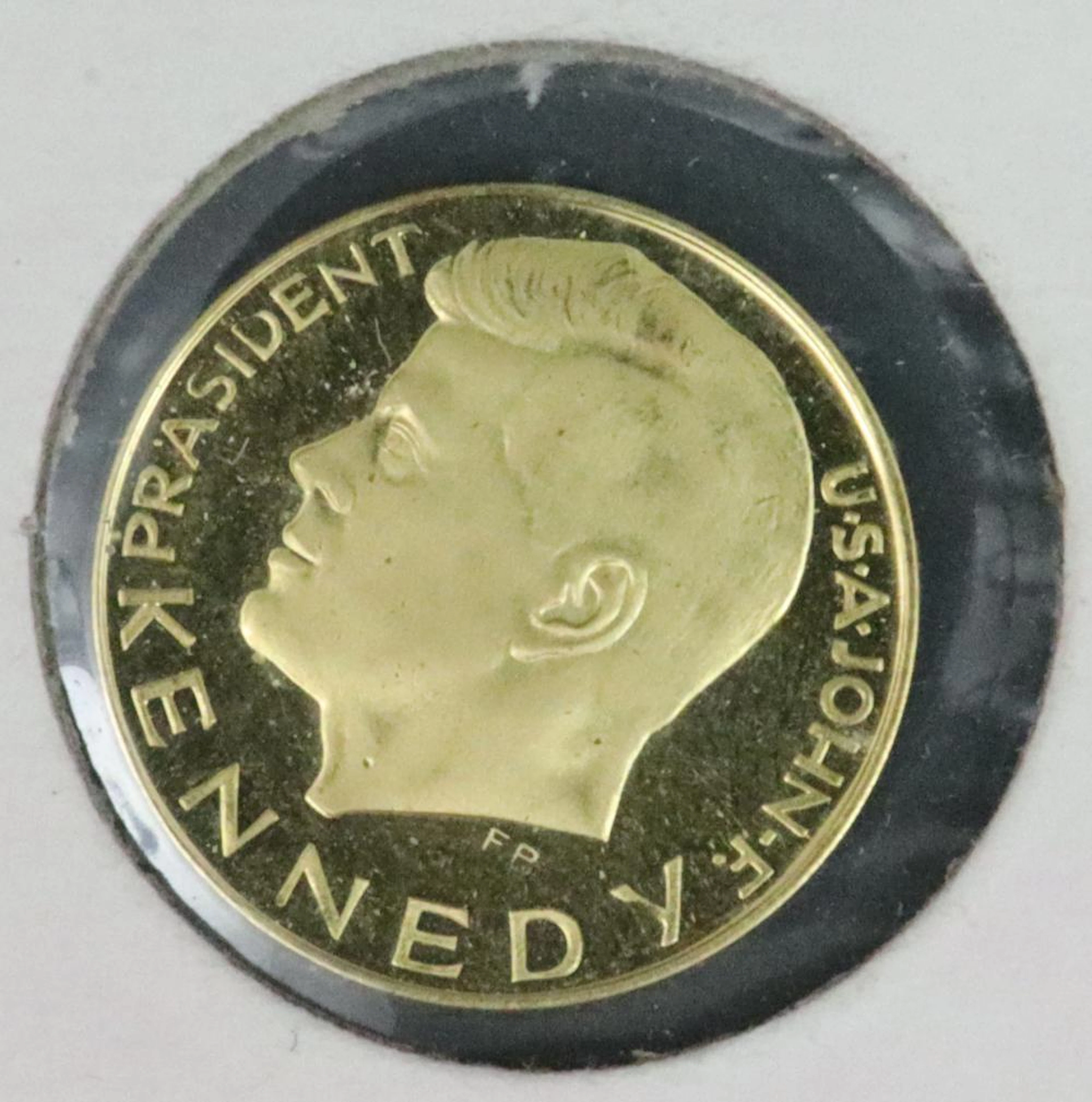 ESTATE COLLECTION OF FOREIGN COINS & CURRENCY