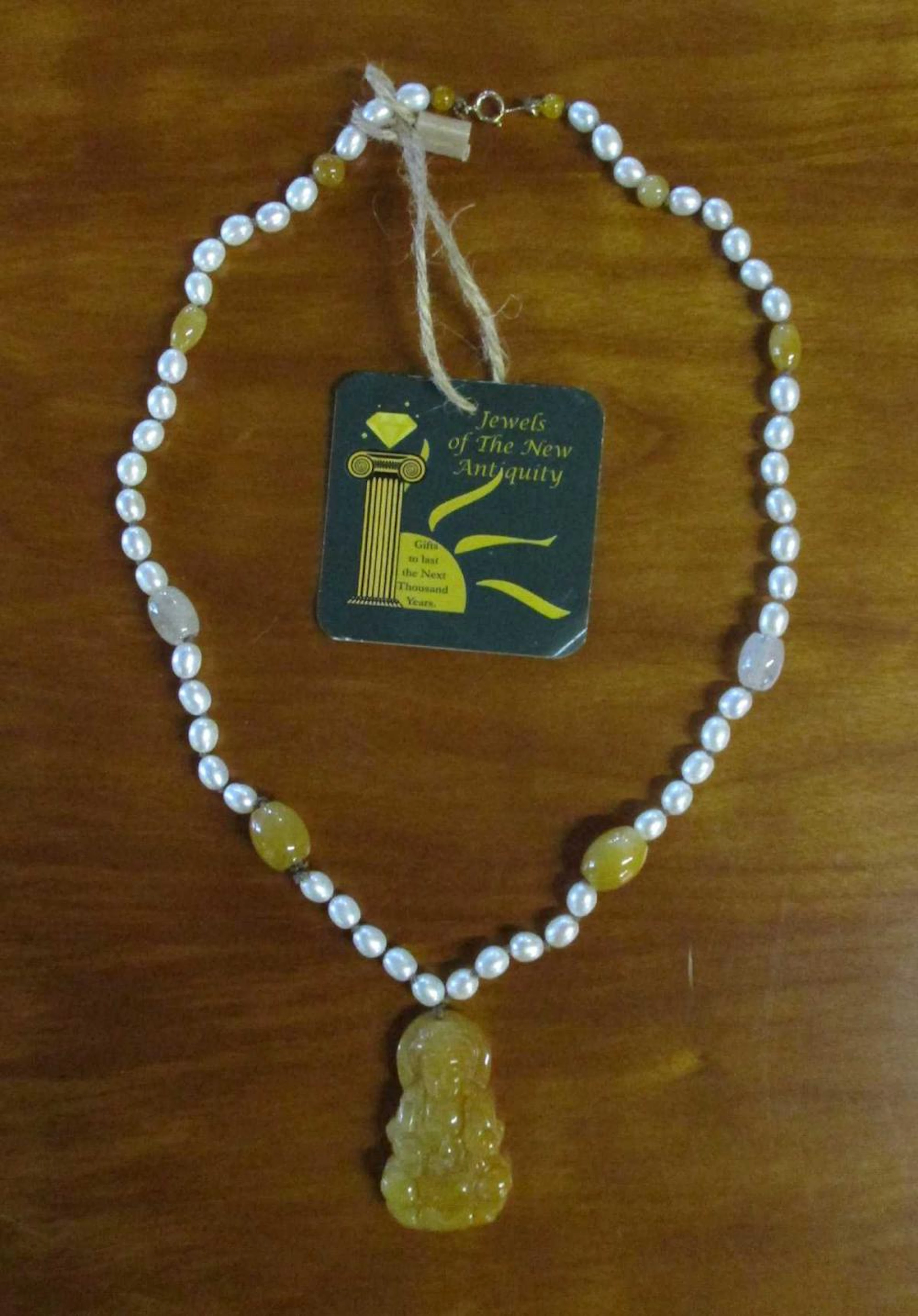 CHINESE JADE, PEARL AND FOURTEEN KARAT GOLD NECKLA