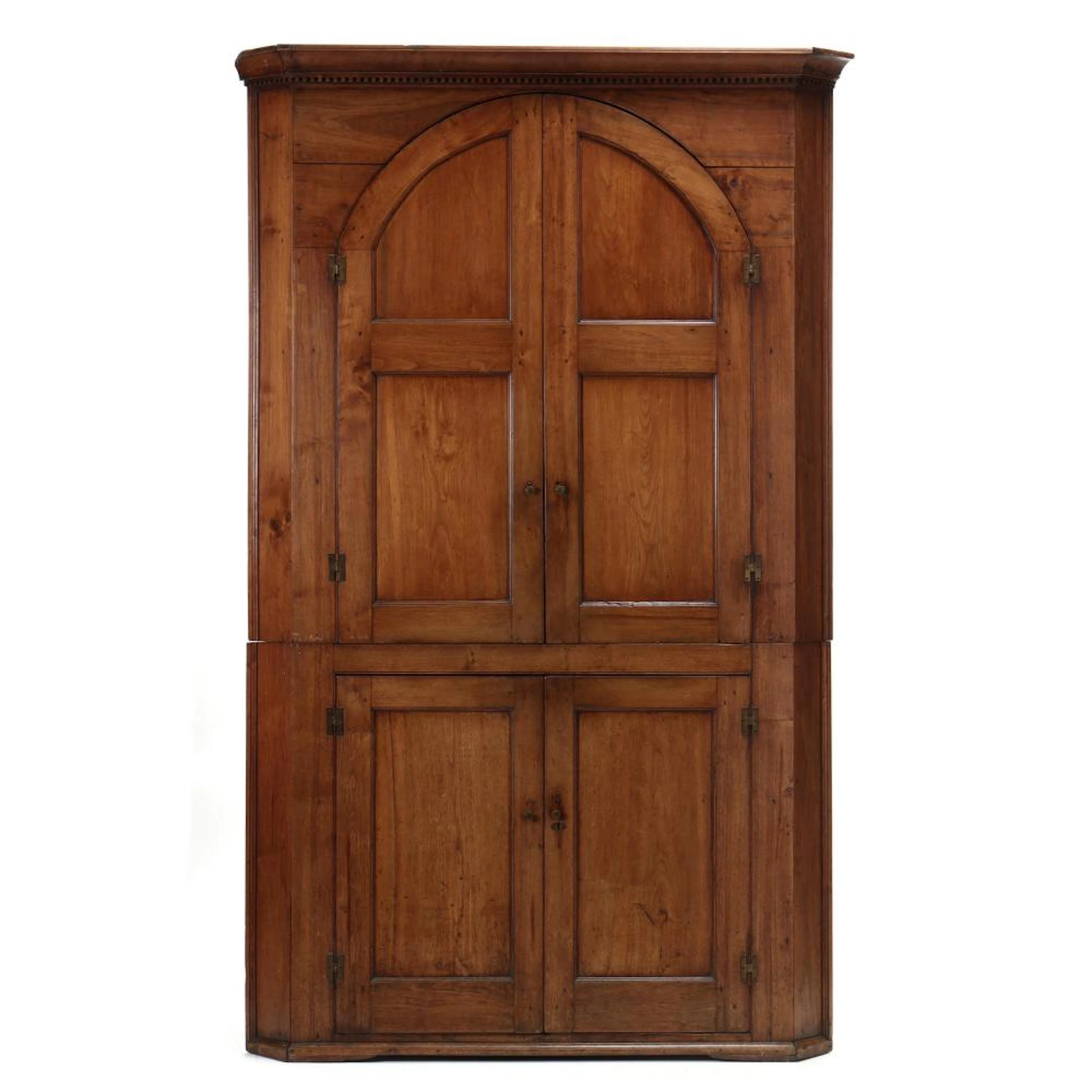 orth Carolina Chippendale Walnut Corner Cupboard