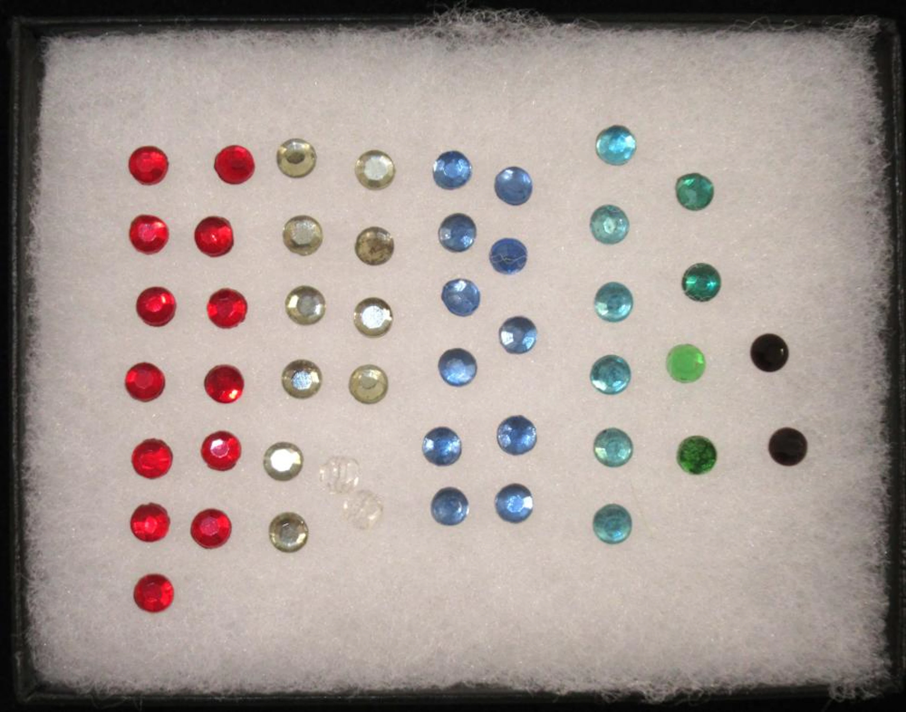 Enid Collins N.O.S.49 4mm Jewels