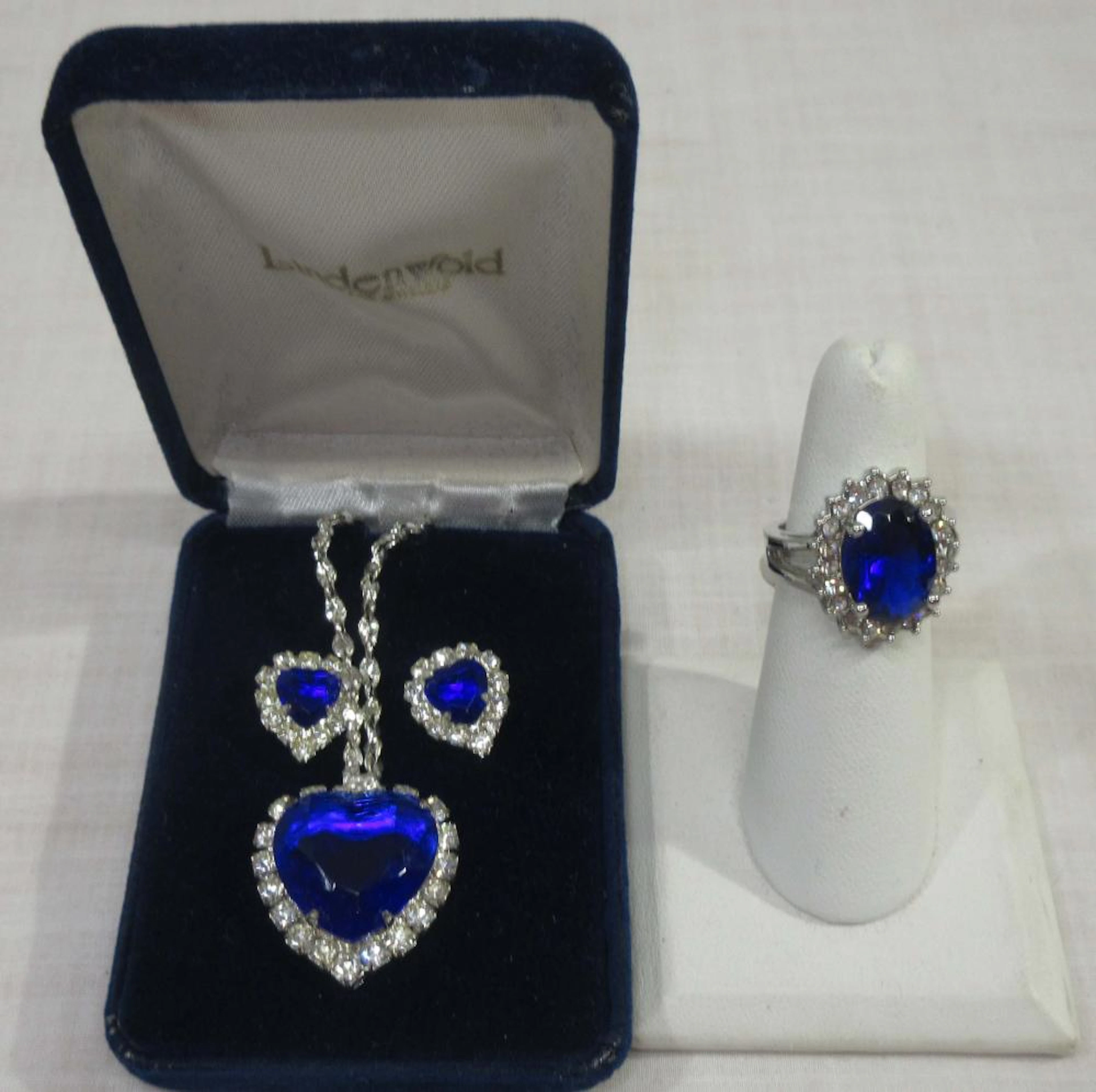 Lindenwold "Titanic" Heart of The Ocean Necklace Set