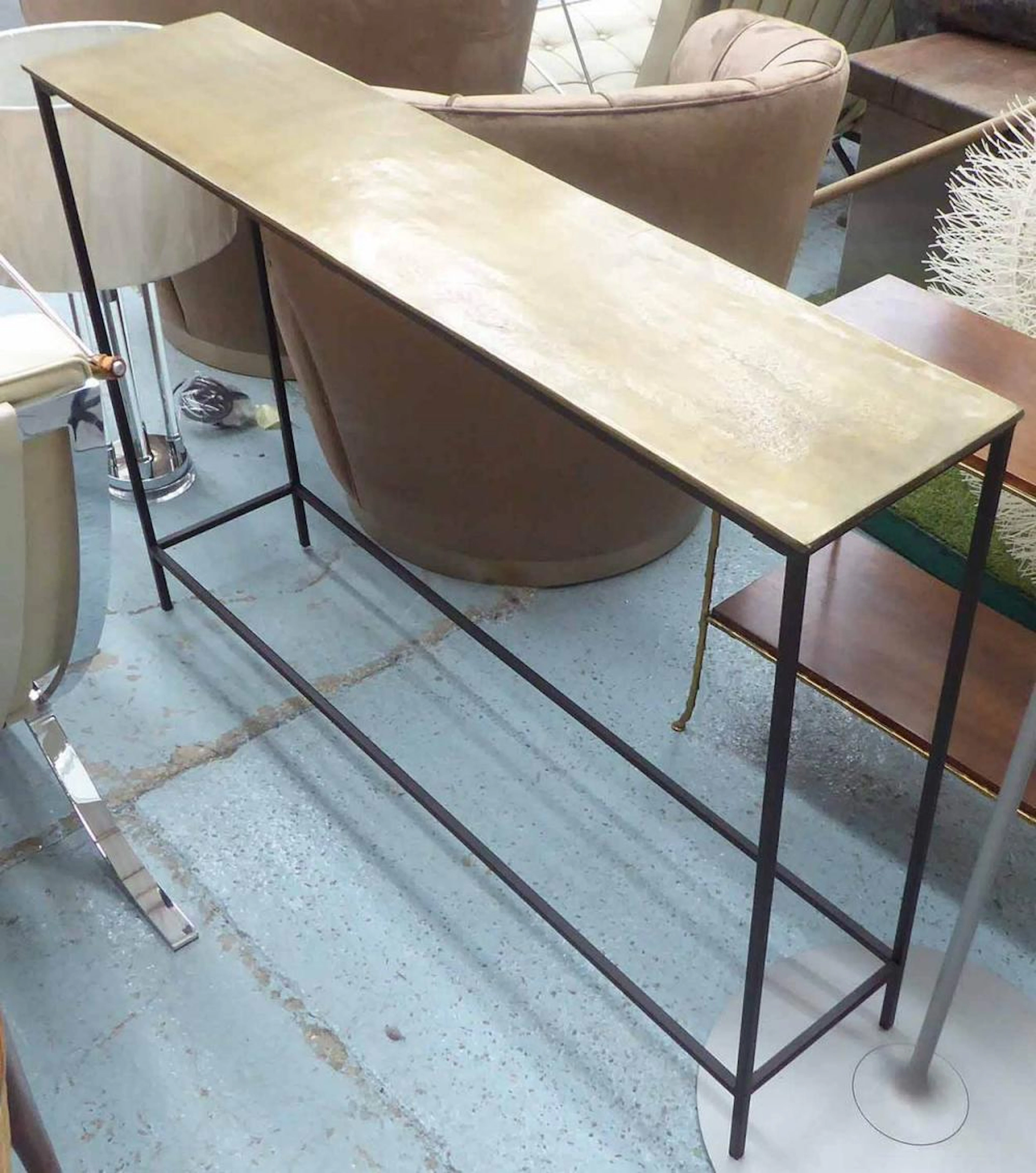CONSOLE TABLE