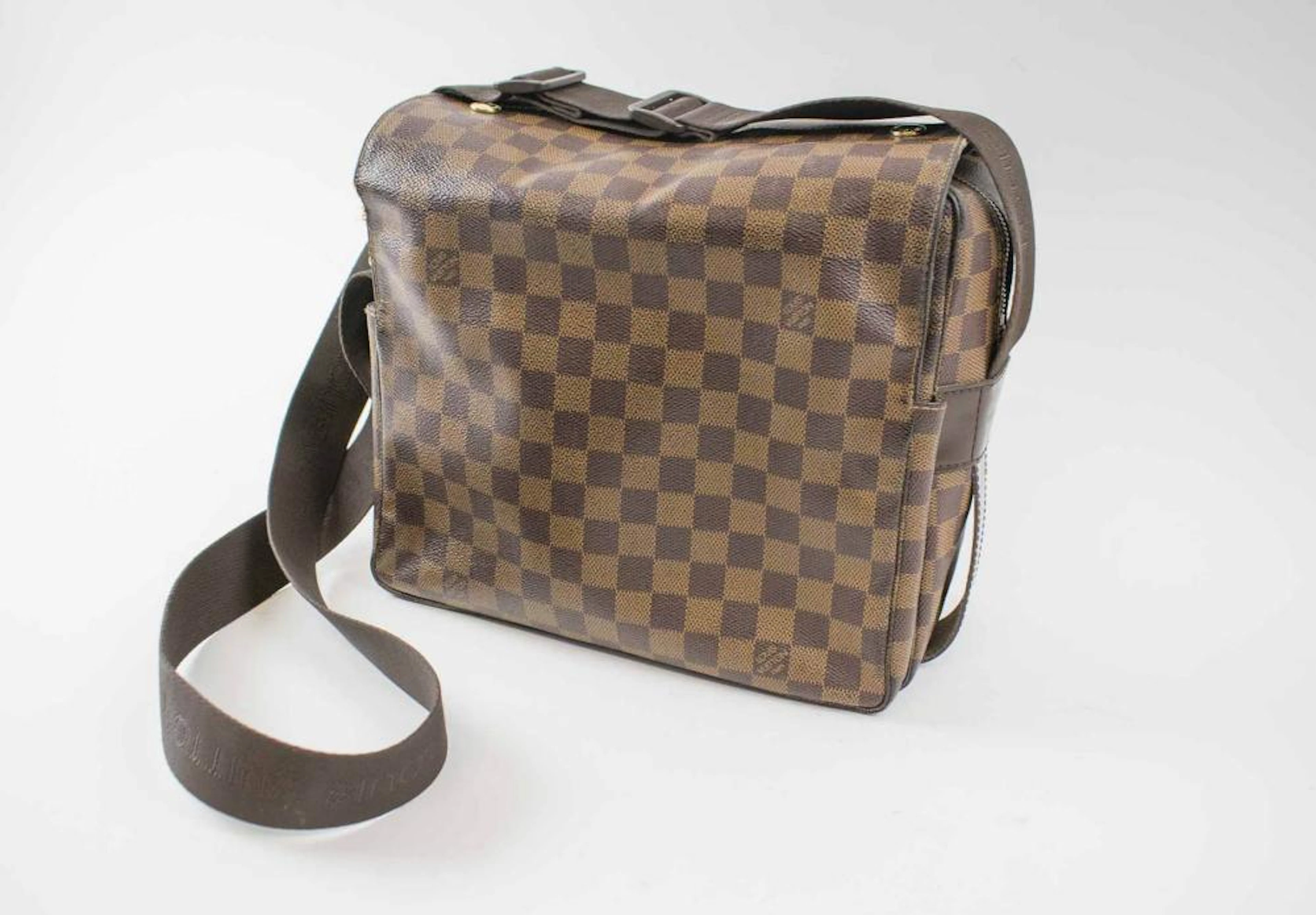 LOUIS VUITTON DAMIER EBENE NAVIGLIO SHOULDER/MESSENGER BAG