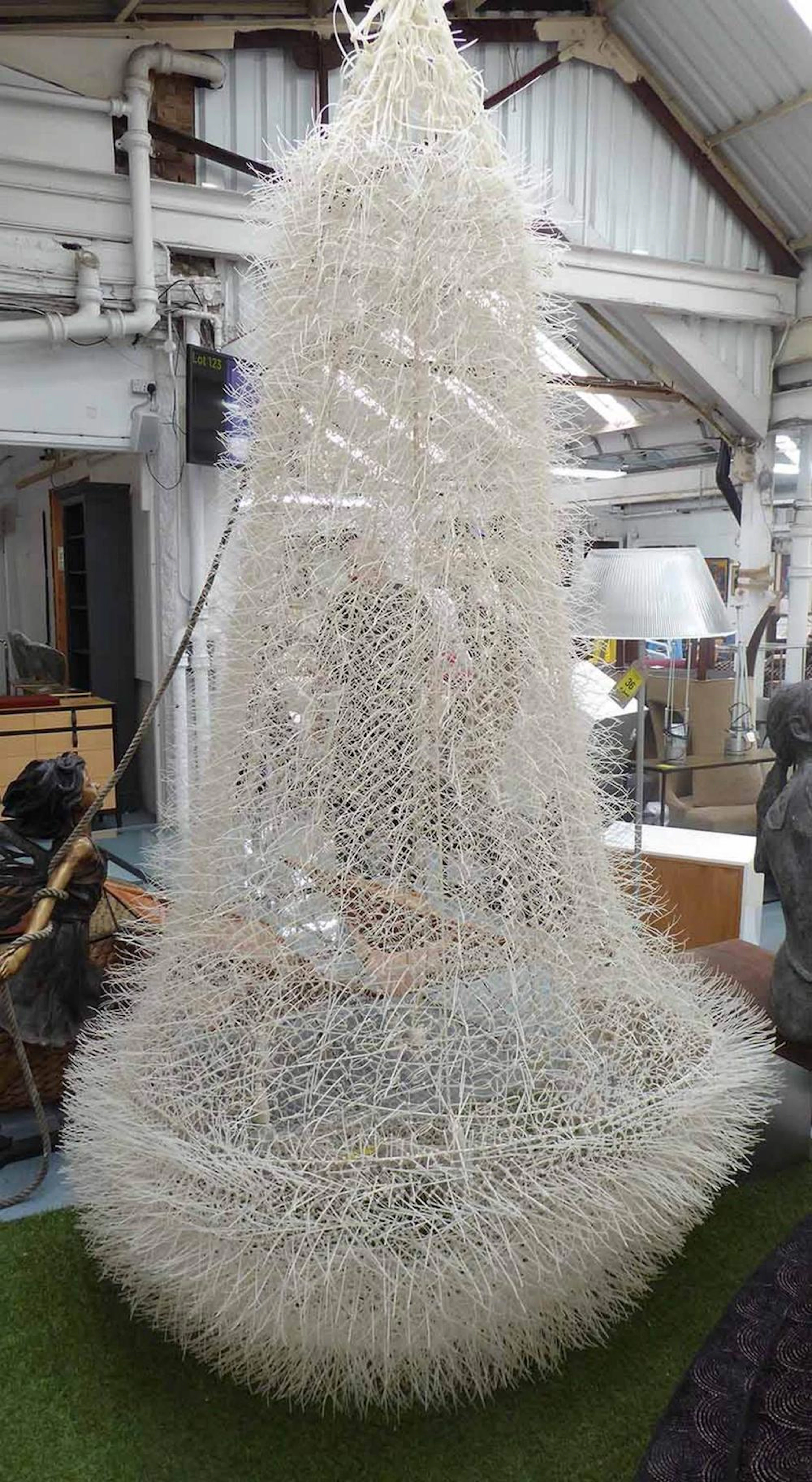 KAREN VAN LIESHOUT 'CABLE TIE' CHANDELIER