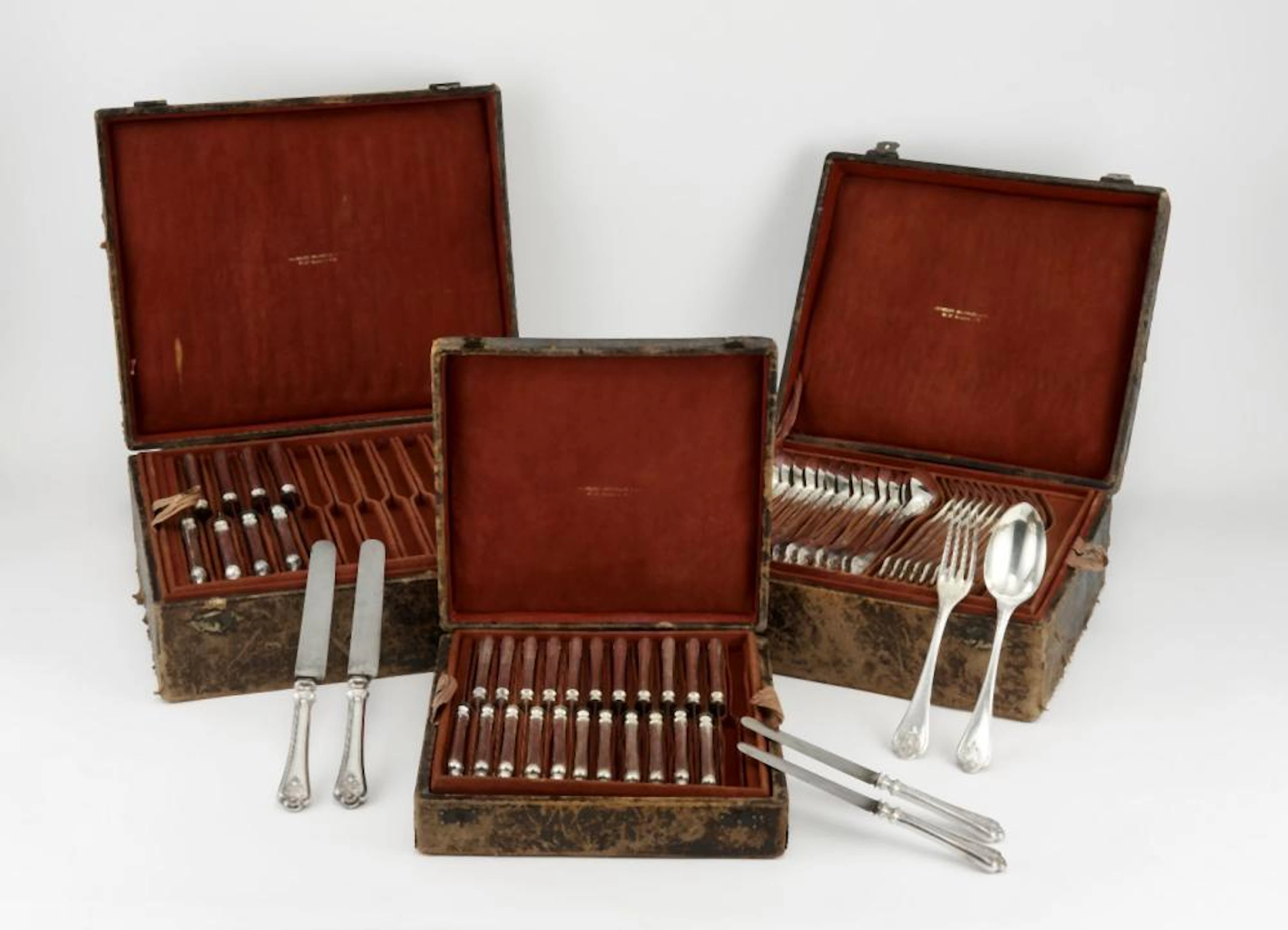 Ménagère à motif de palmettes et enroulements, - France, Pierre Quielle