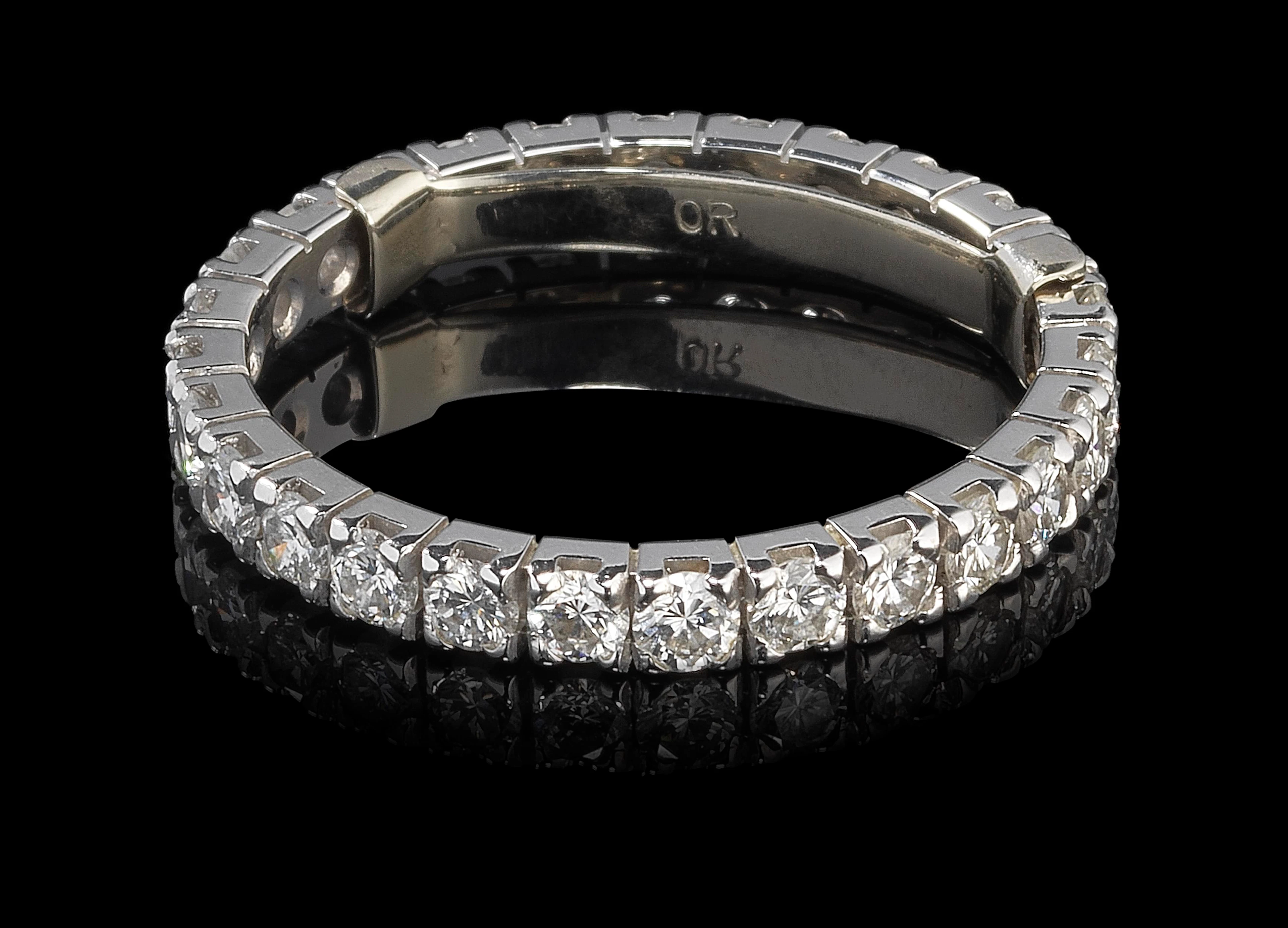 3355. Anneau tour complet serti de diamants (env. 1,3 ct)