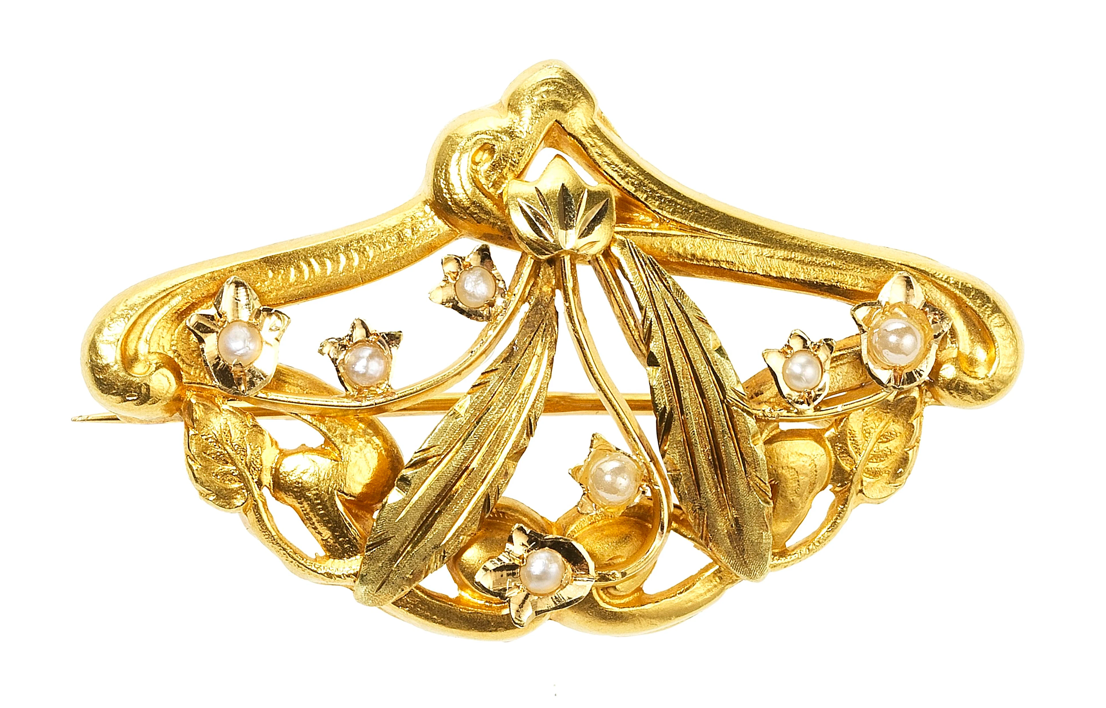3412. Broche Art nouveau à motif floral sertie de demi-perles