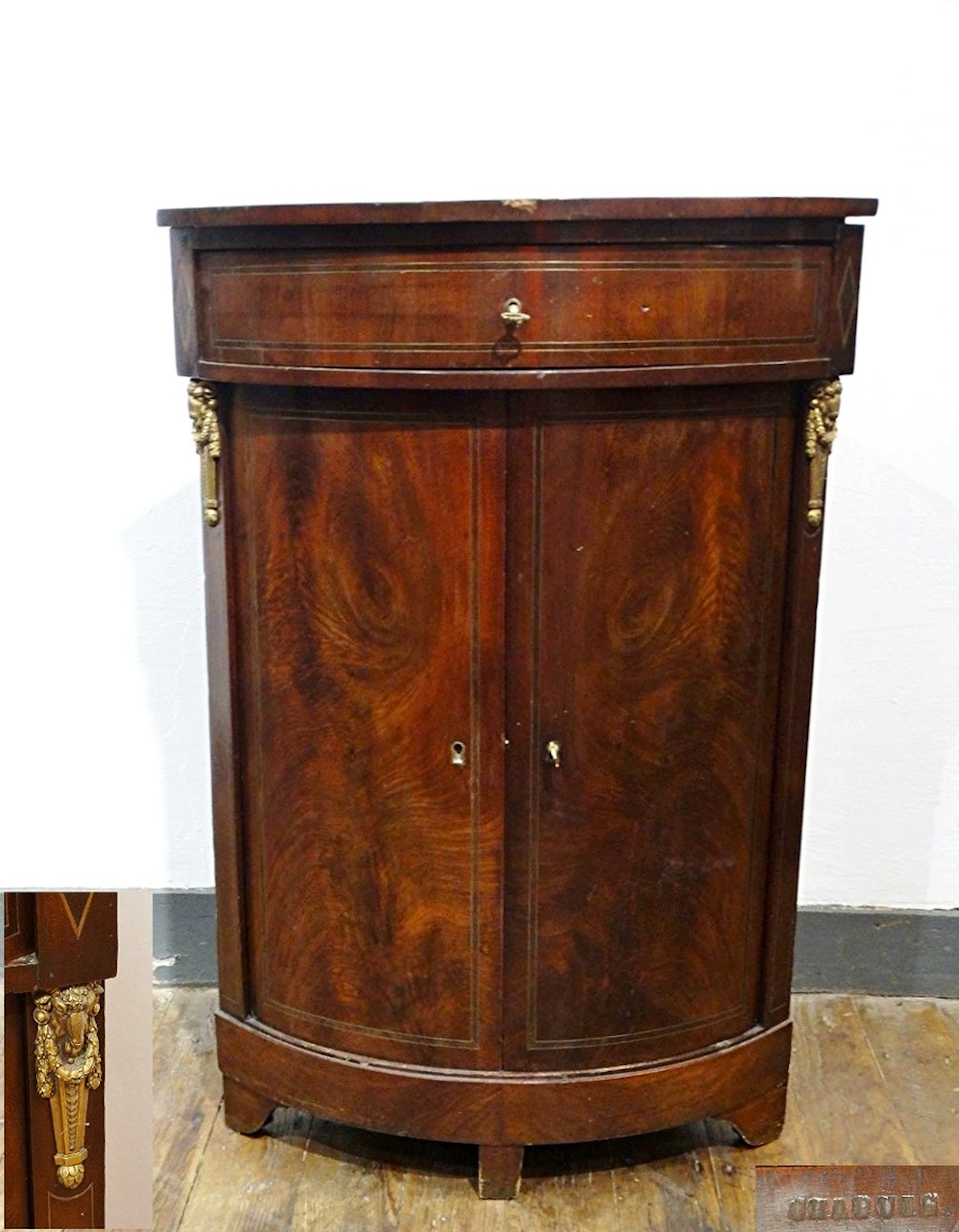 CHAPUIS Jean-Joseph - Meuble de coin en acajou, b