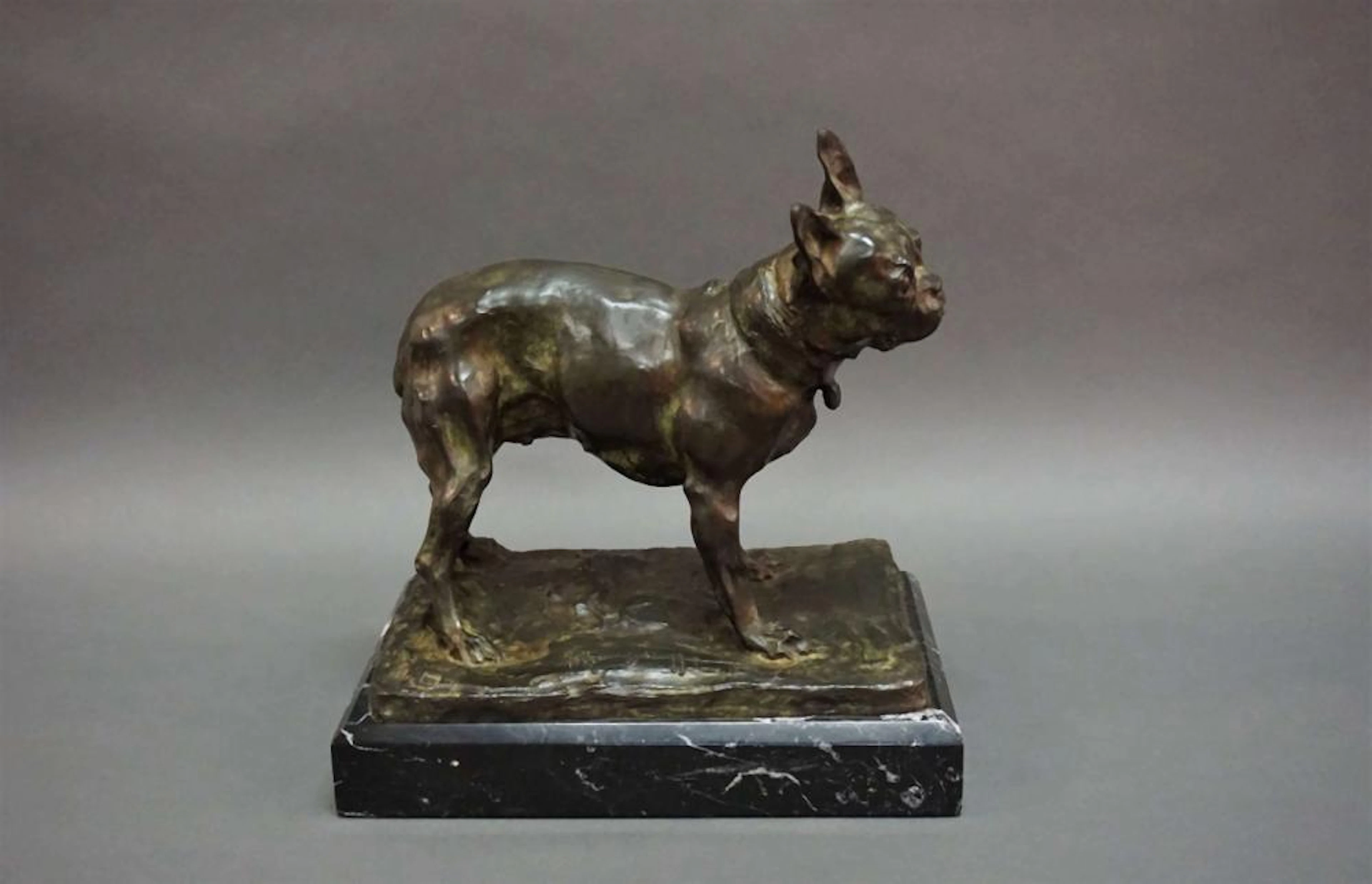 Sculpture en bronze d'après Bugatti "Bouledogue français"
