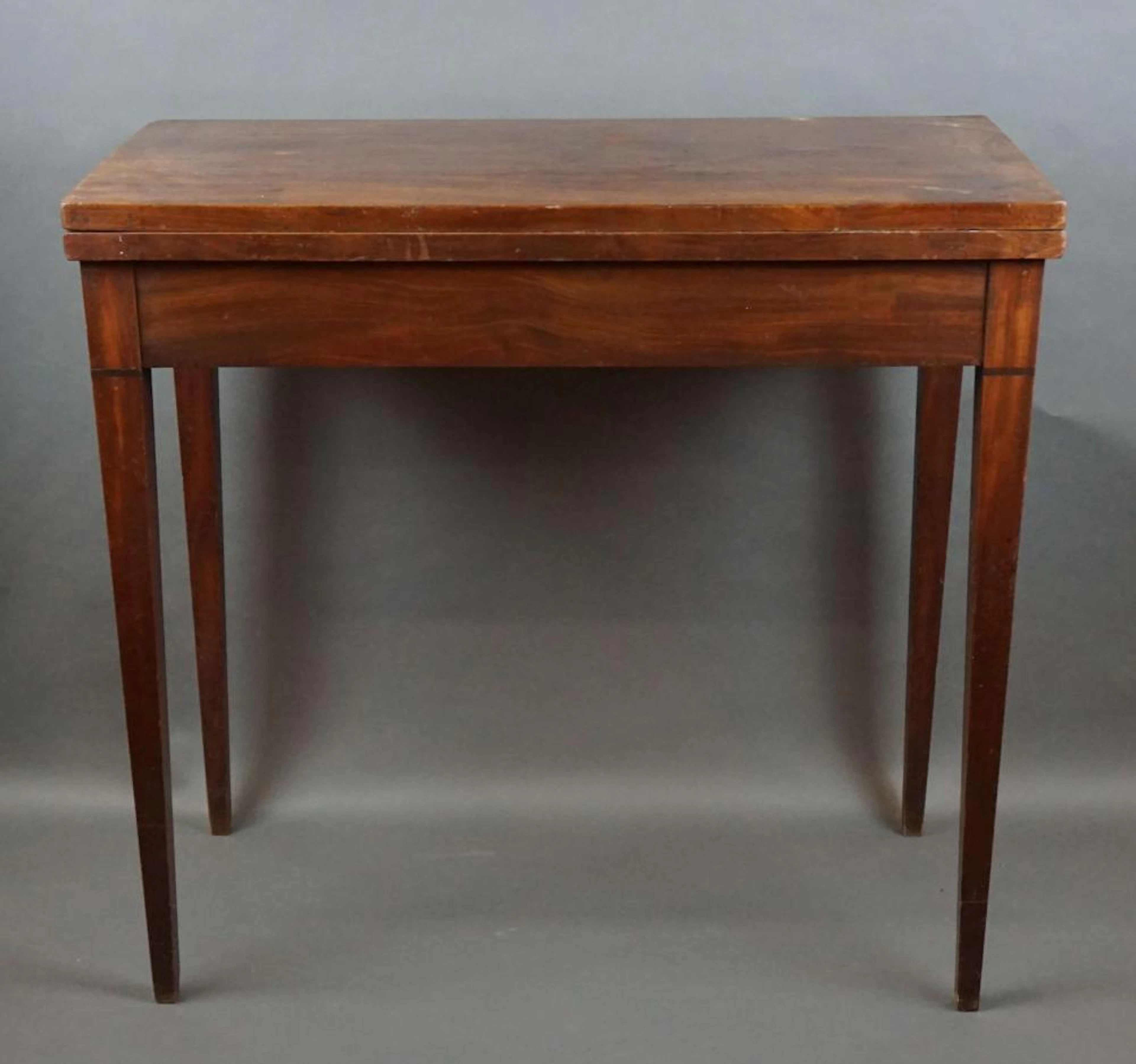 CHAPUIS Jean-Joseph - Table à jeu en acajou estampillée Chapuis (2 fois)