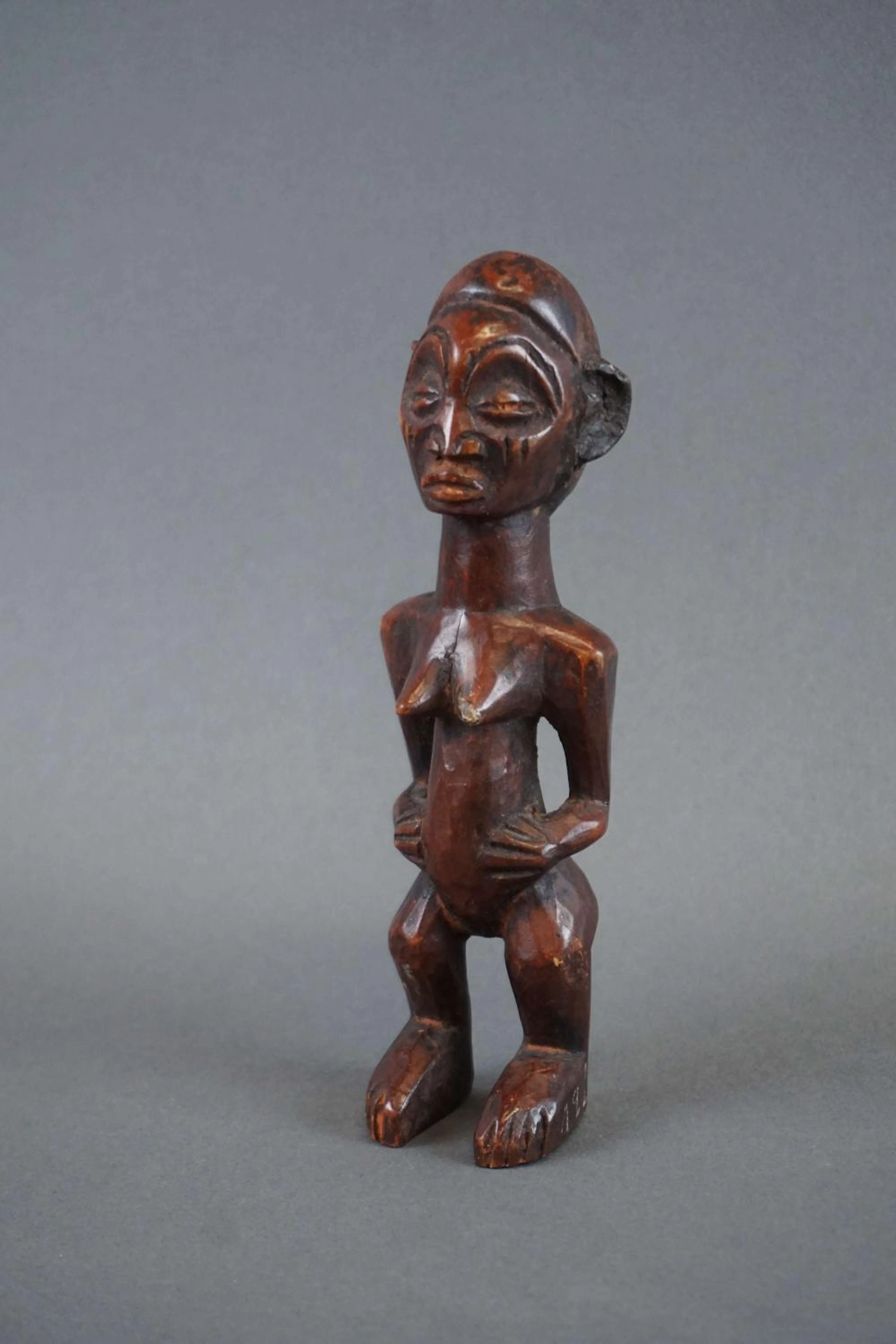 Statue africaine Luba. H : 17 cm