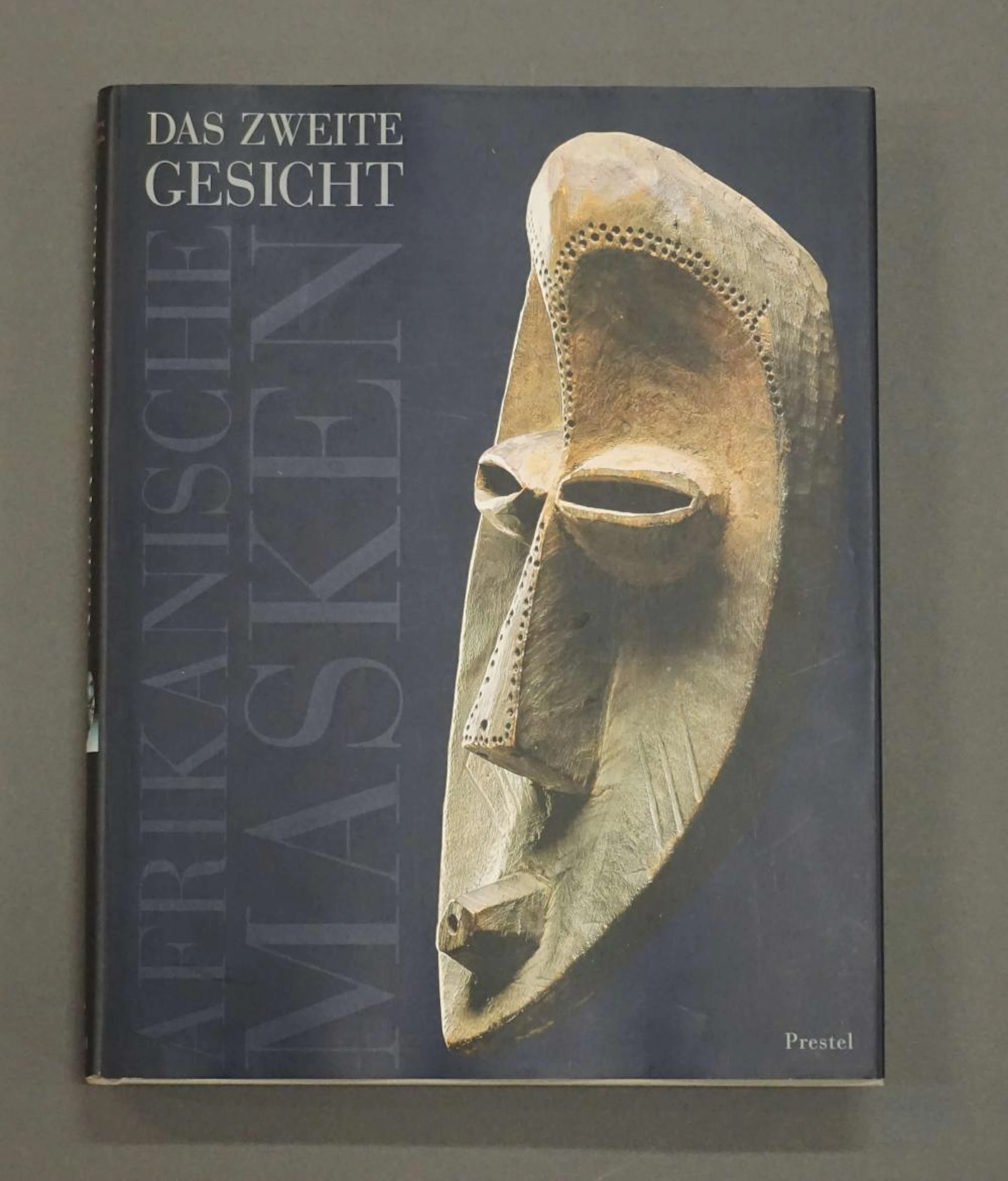 "DAS ZWEITE GESICHT, AFRIKANISCHE MASKEN"
