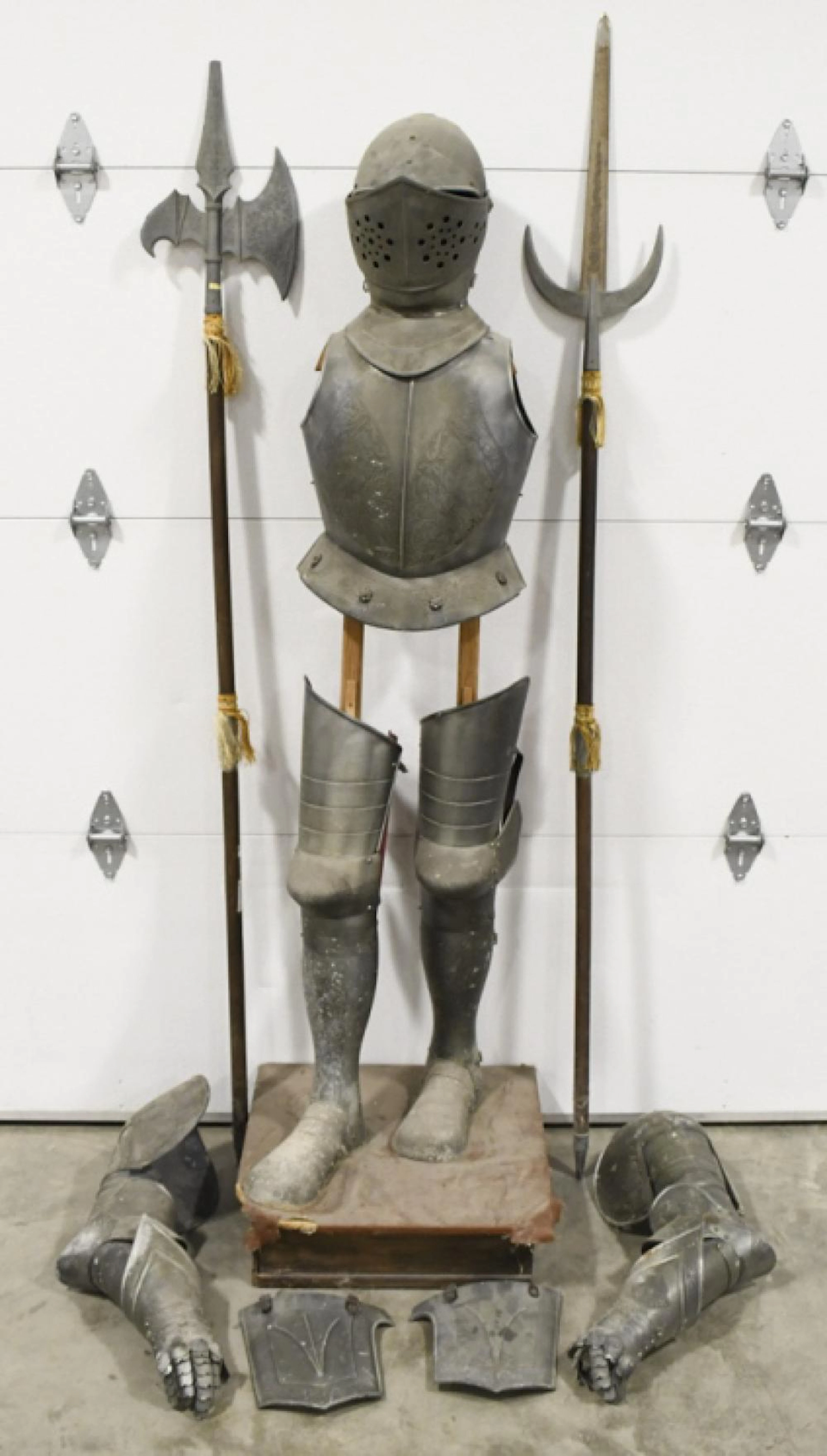 Vintage Reproduction Full Size Suit Of Armor