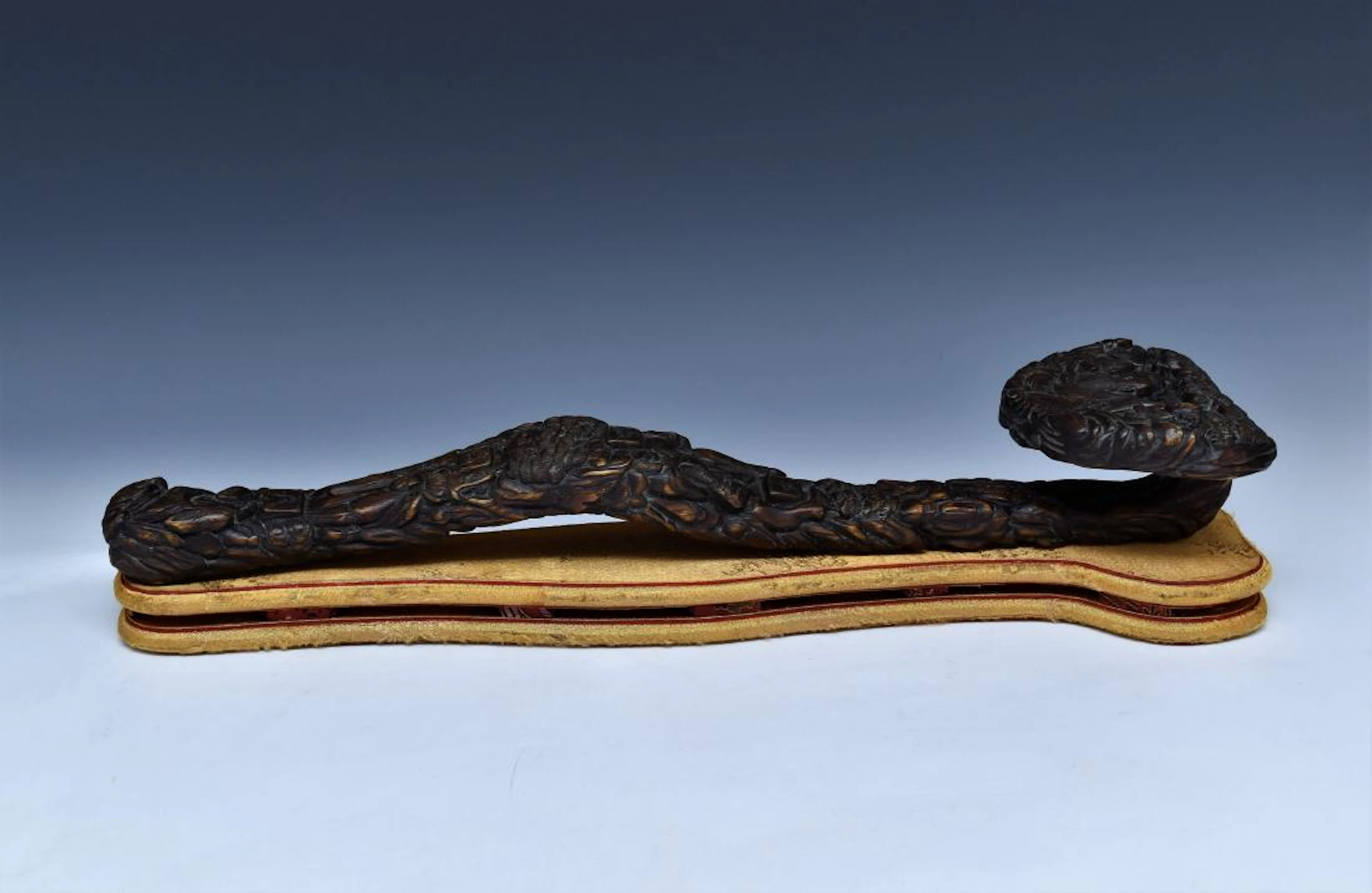 Immortal relief chenxiang ruyi on stand