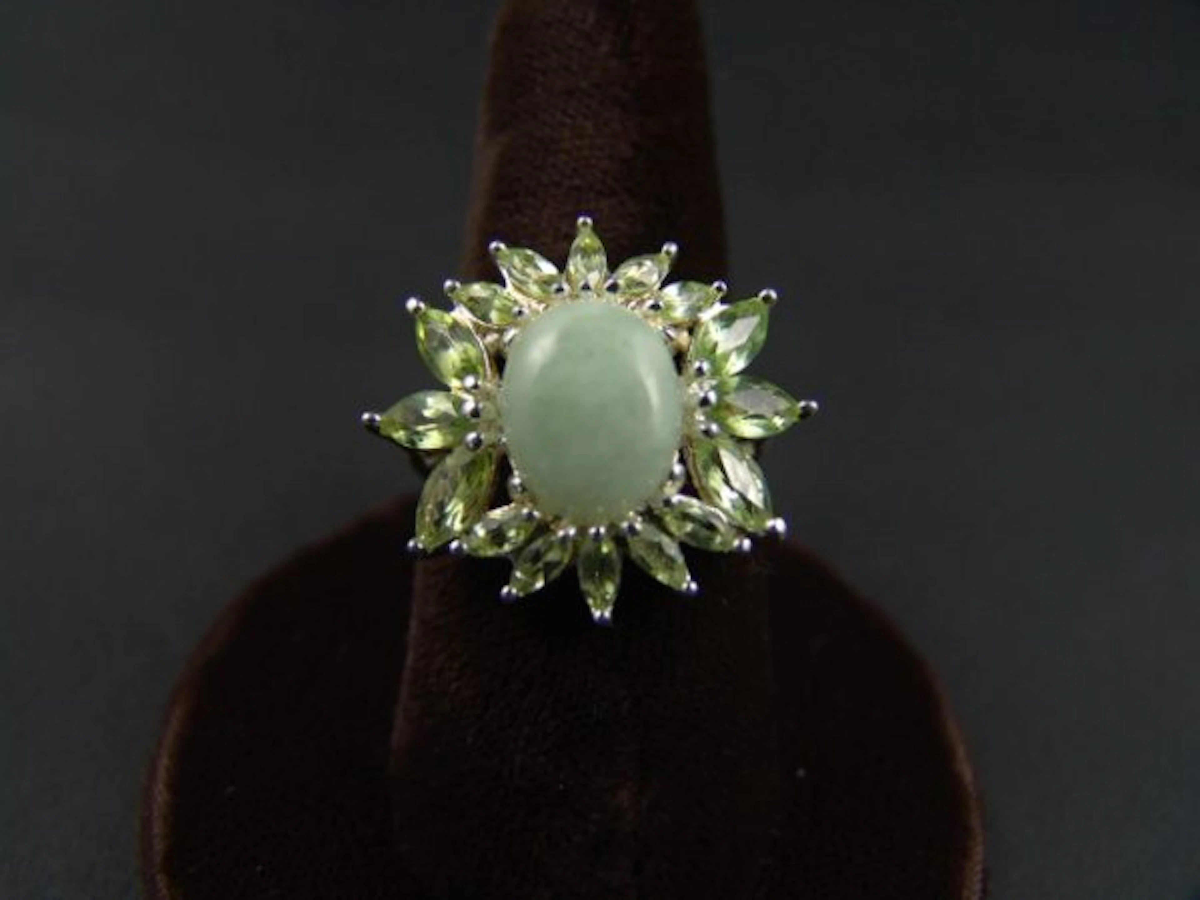 602: LADIES STERLING SILVER JADE AND PERIDOT RING