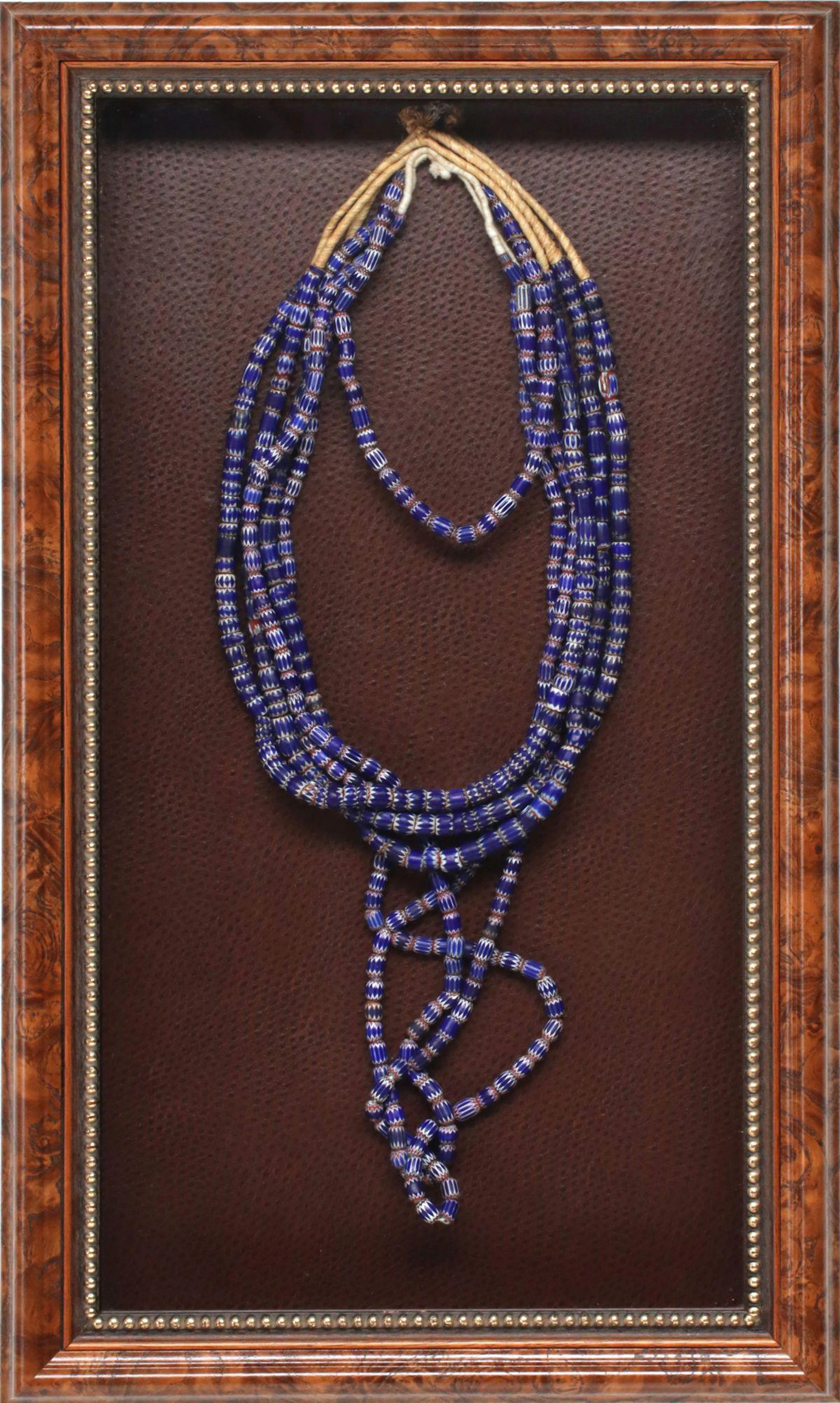 A NECKLACE OF MORE THAN 500 VENETIAN CHEVRON TRADE