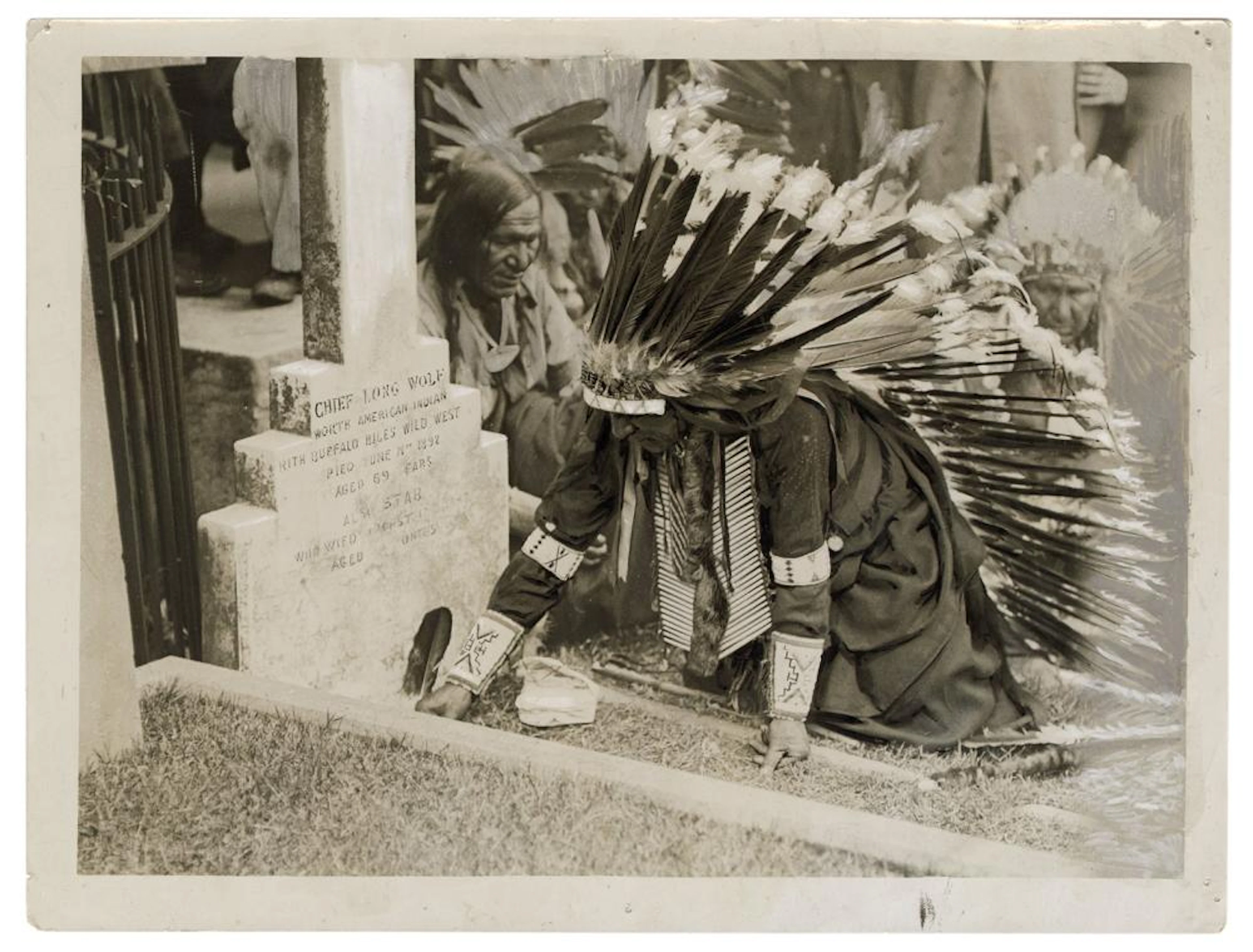[AMERICAN INDIAN]. PHOTOGRAPH OF CHIEF LONG WOLF?S GRAVESIT...