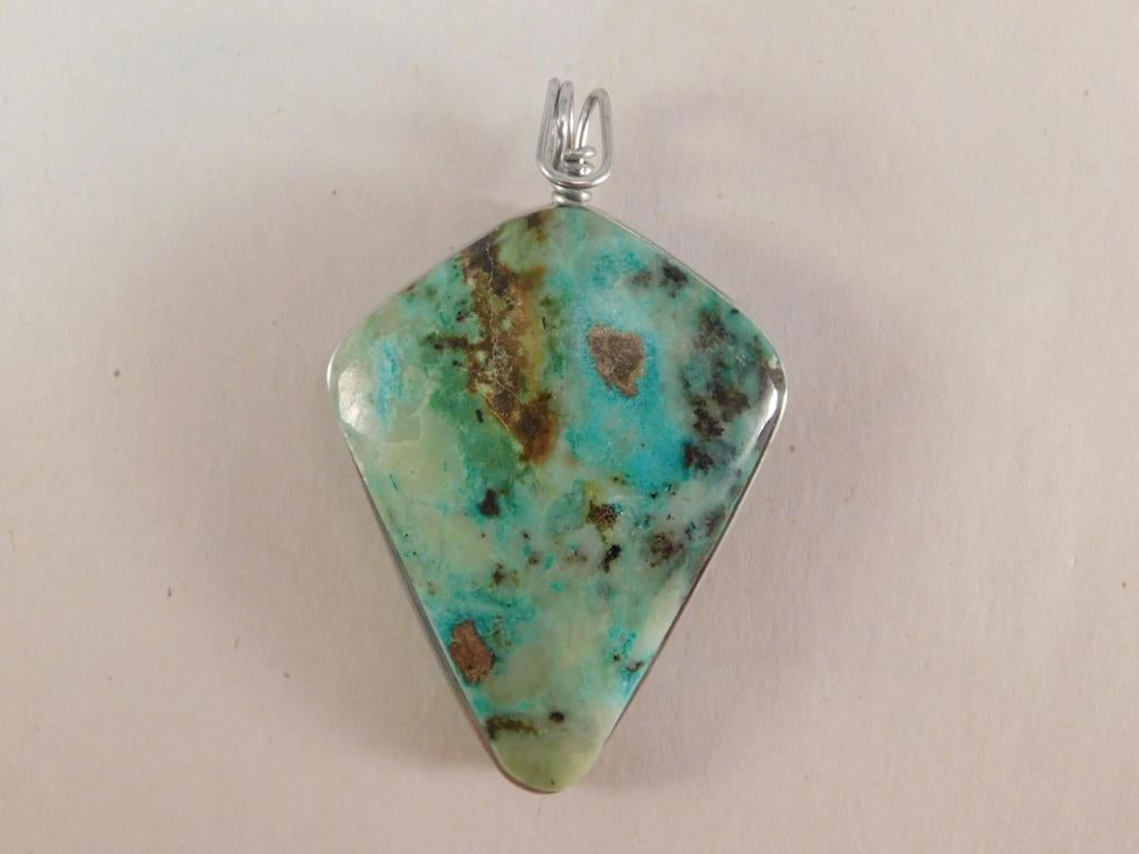 CHRYSOCOLLA STONE PENDANT NECKLACE