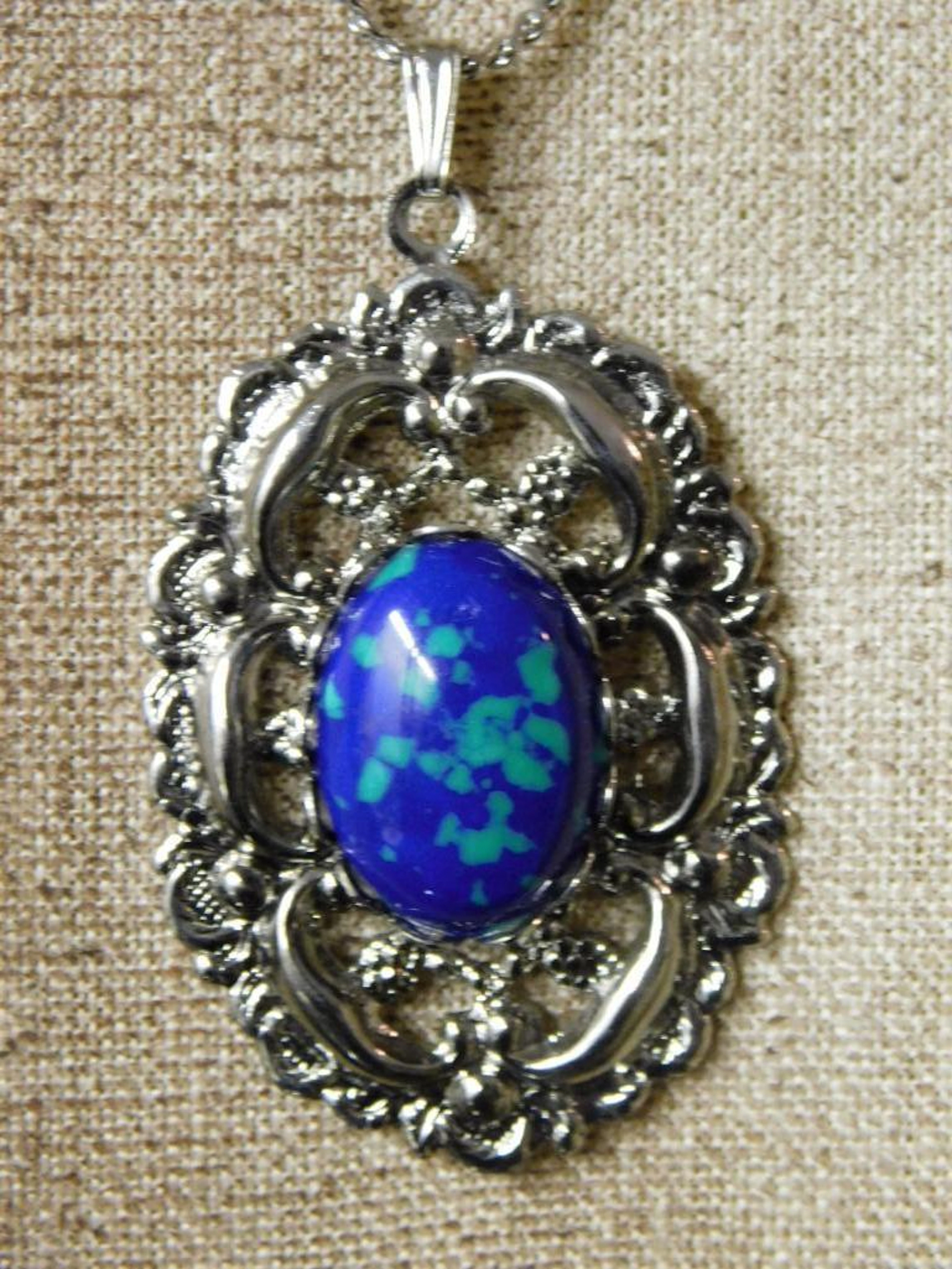CHRYSOCOLLA PENDANT NECKLACE