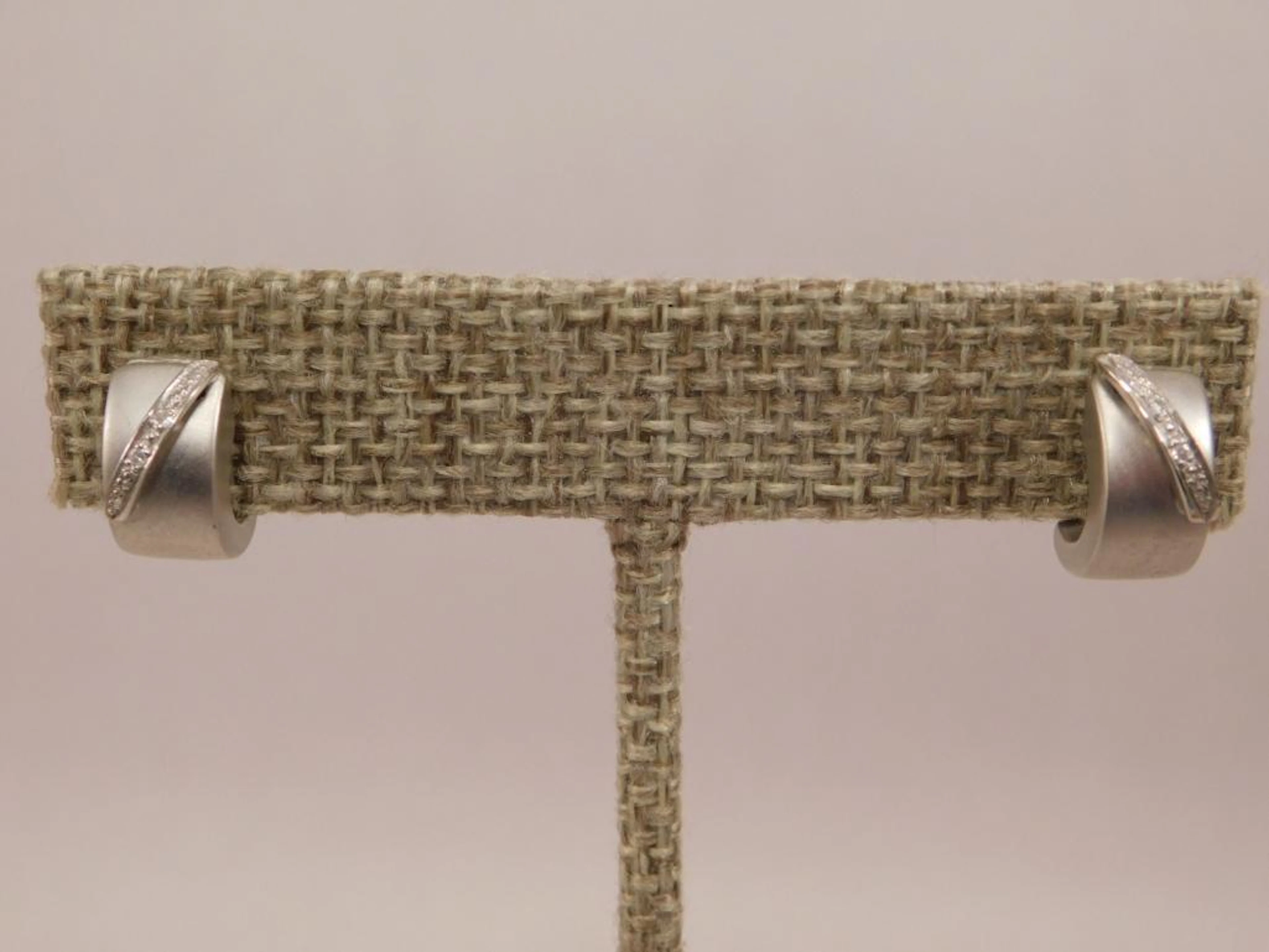VINTAGE EARRINGS WITH DIAMOND CHIPS