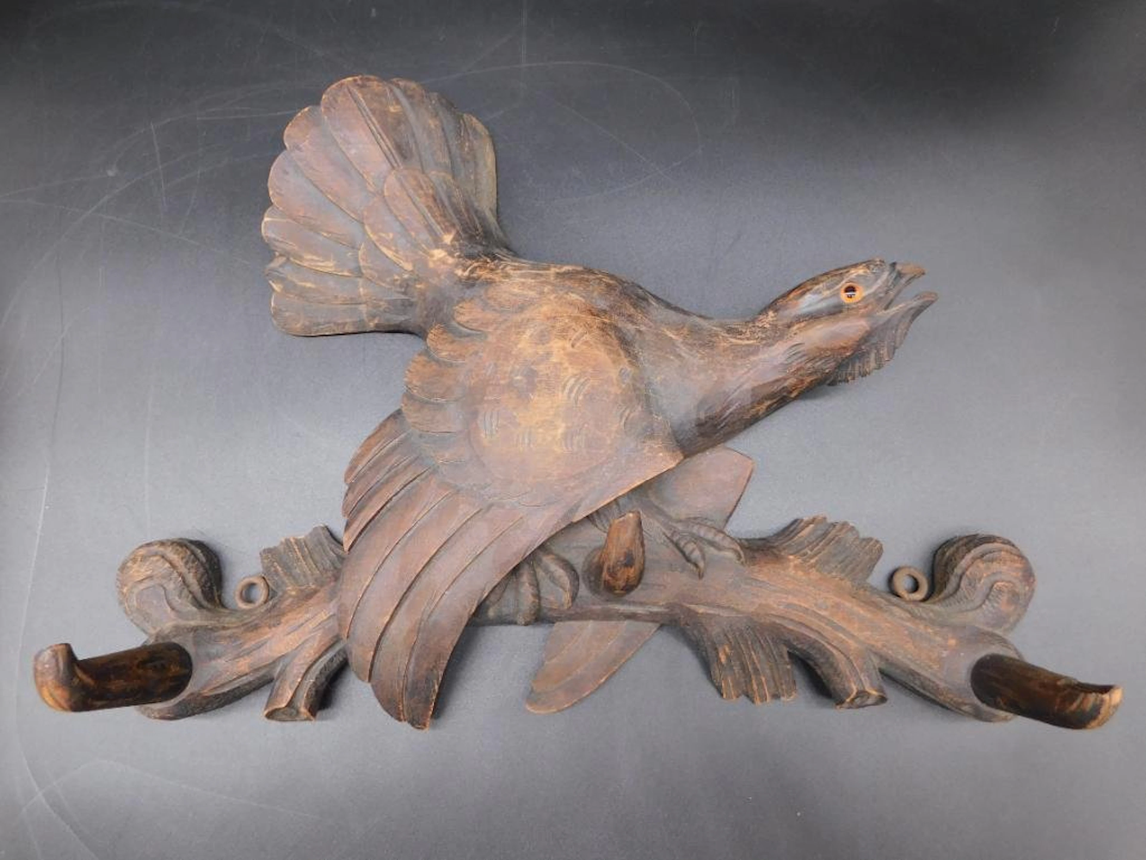 CARVED BIRD COAT HOOK VINTAGE ANTIQUE