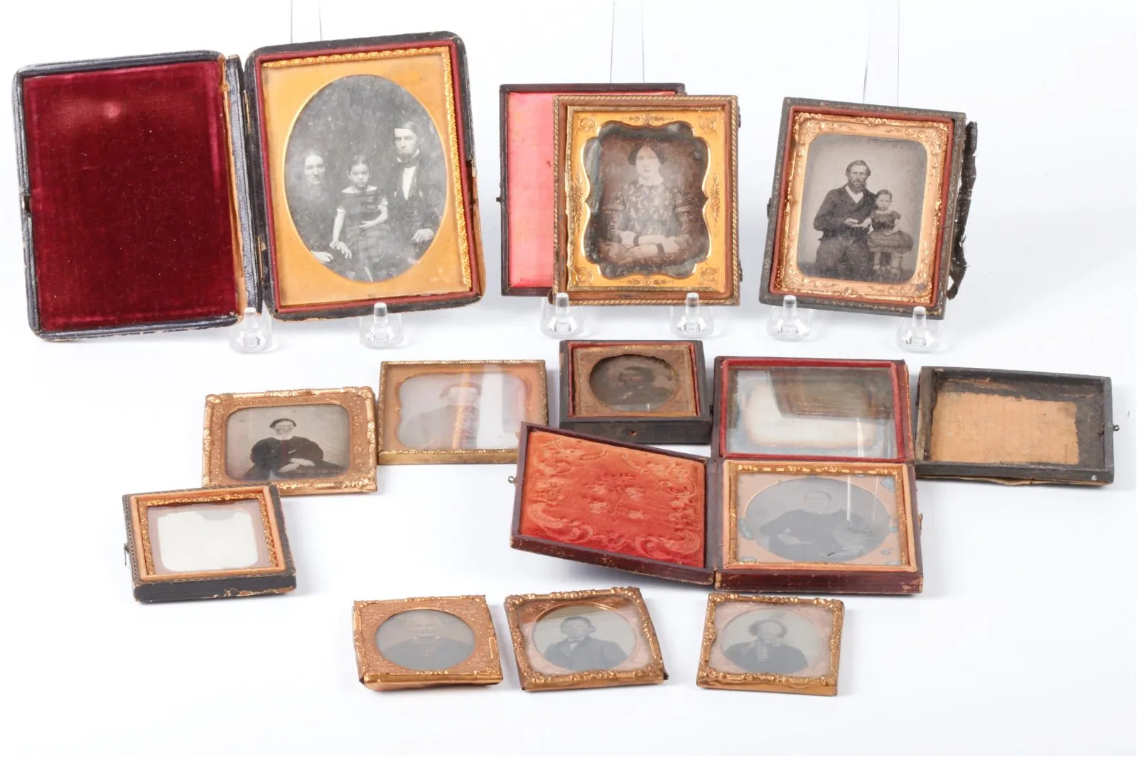 GROUPING of DAGUERREOTYPES, AMBROTYPES & TINTYPES | Barnebys