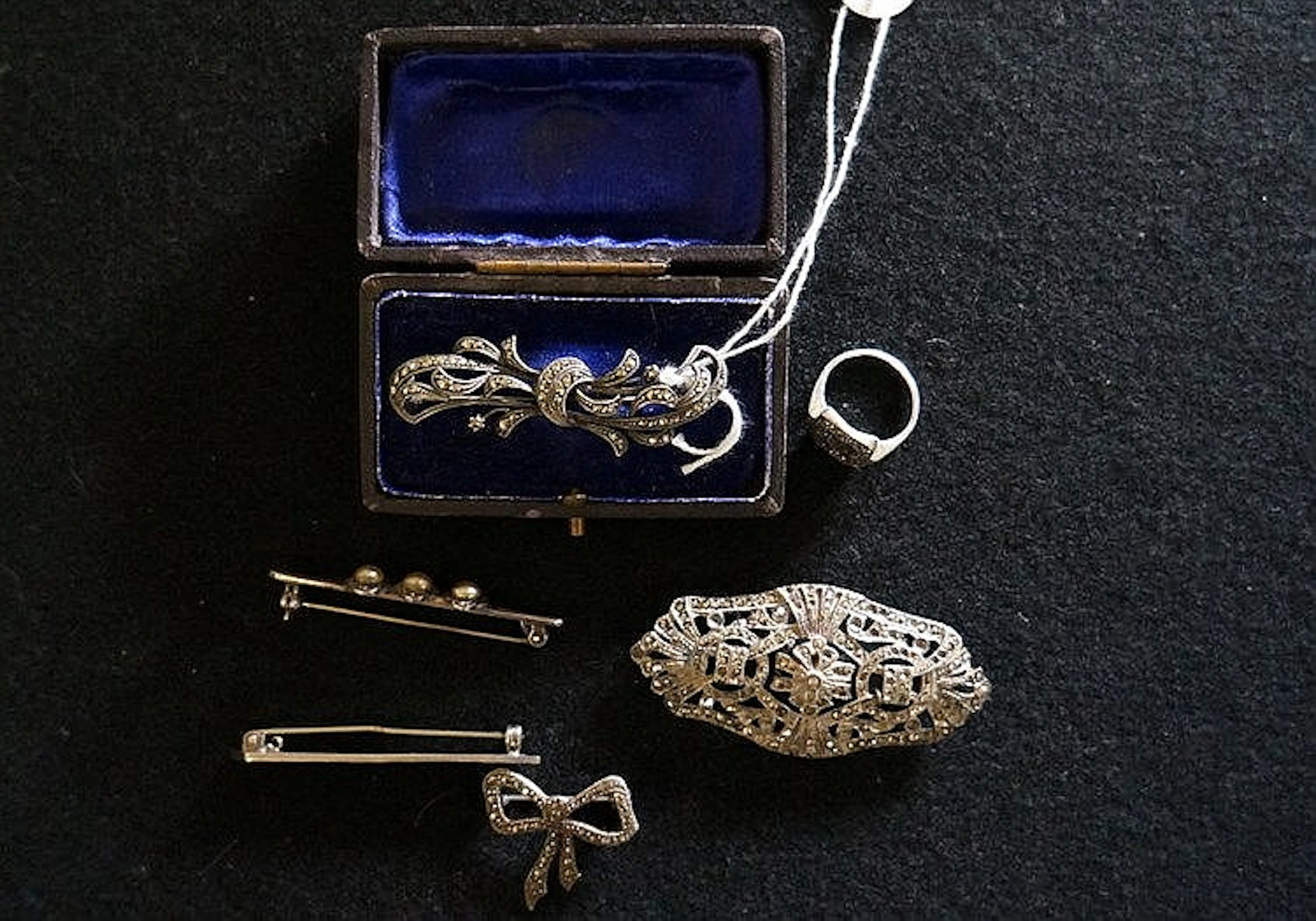 Collection of vintage s/silver marcasite brooches & ring