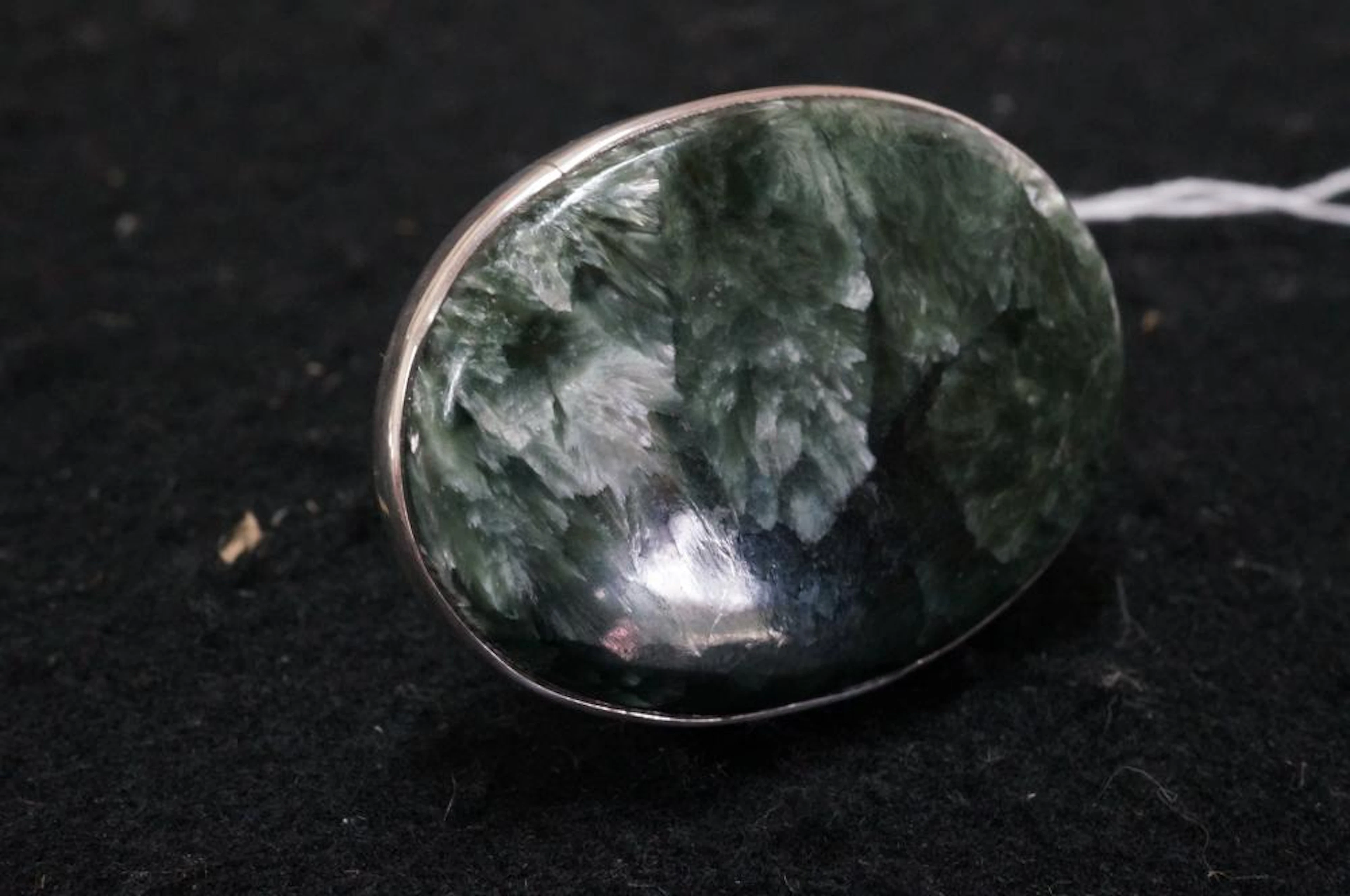 LARGE SERAPHINITE STERLING SILVER RING, 5 XCM WIDE