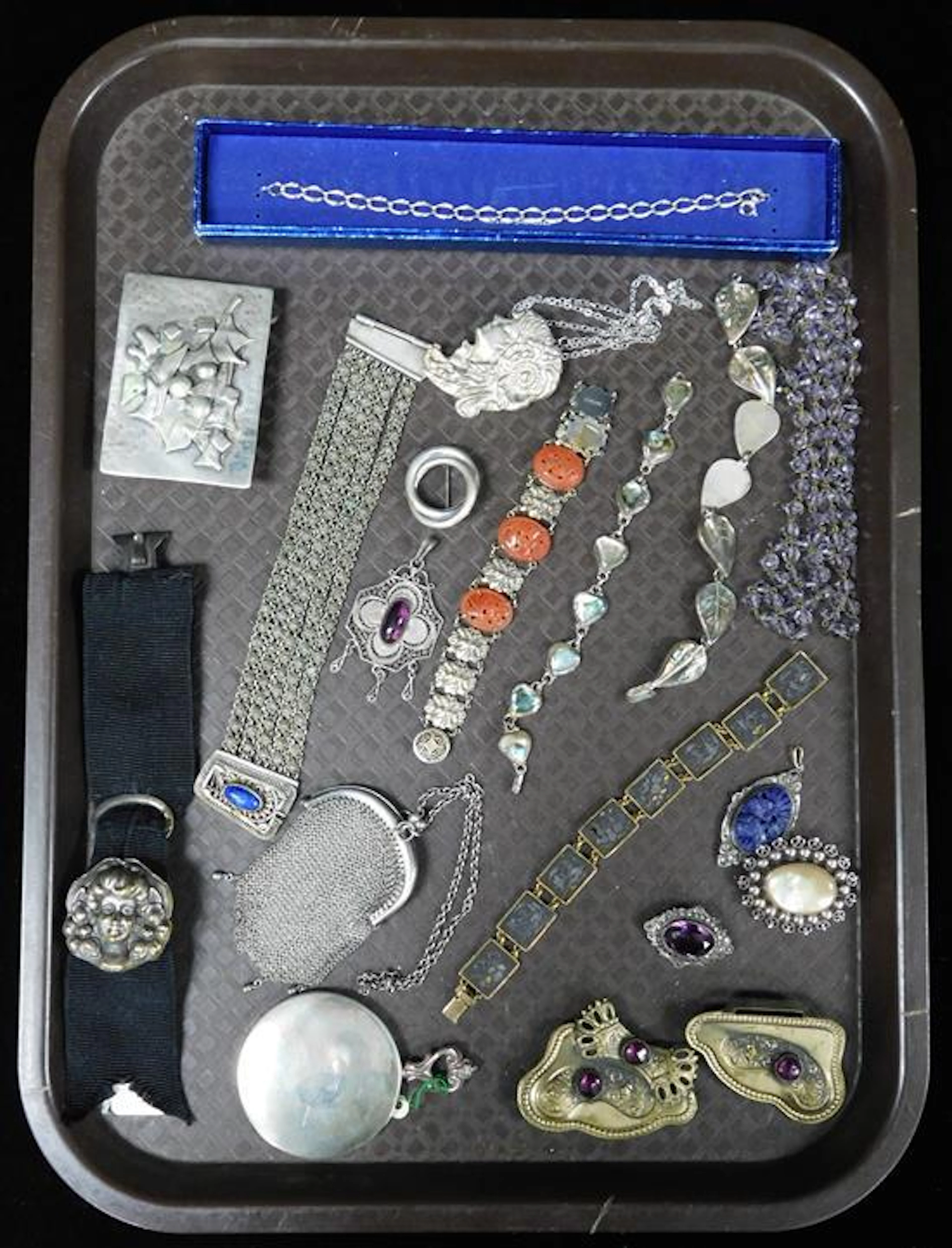 SILVER: Victorian and modern themed ladies accessories