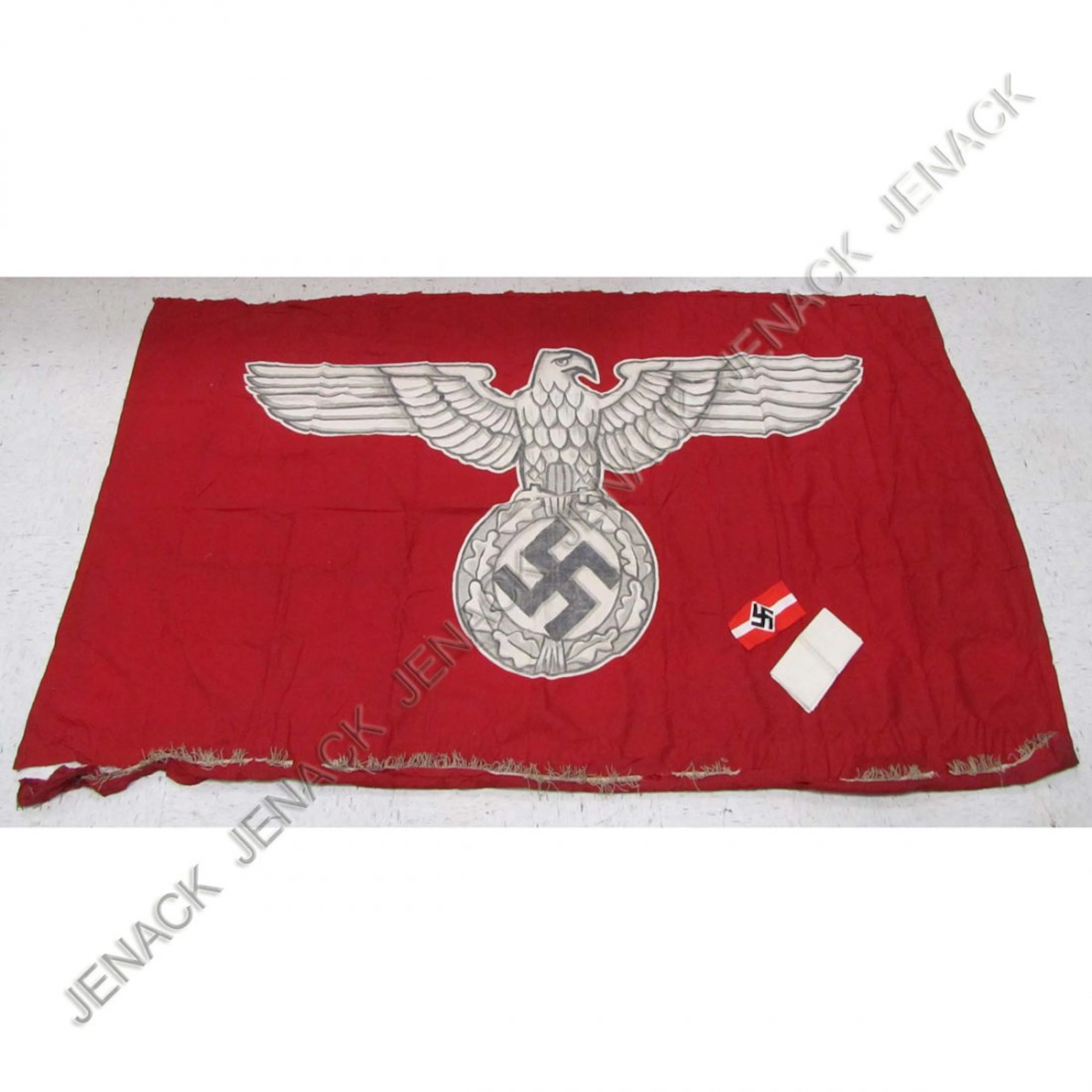 331: LOT (3) GERMAN WWII INCLUDING HAND PAINTED BANNER