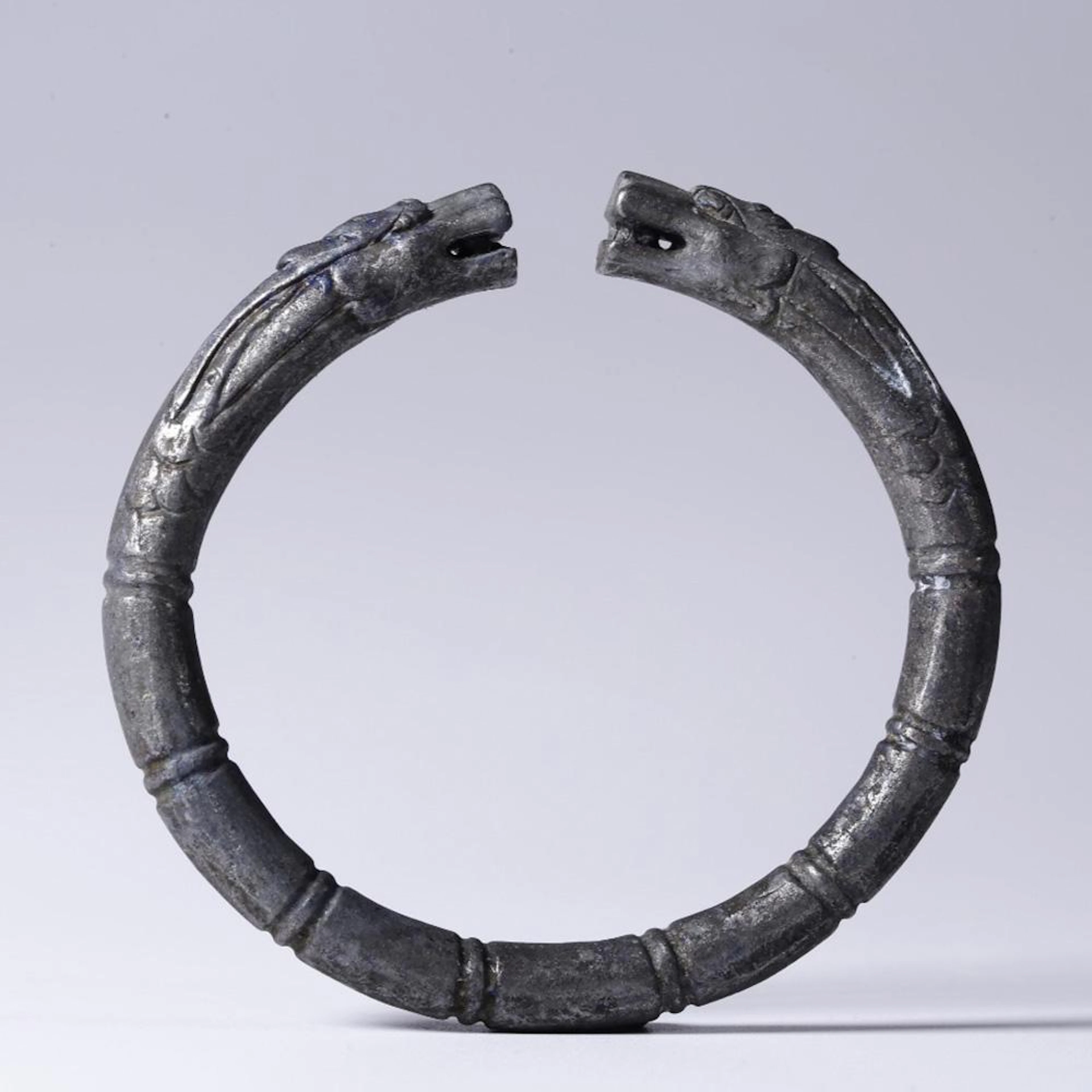 A CHINESE BAMBOO JOINT PATTERN SILVER BRACELET